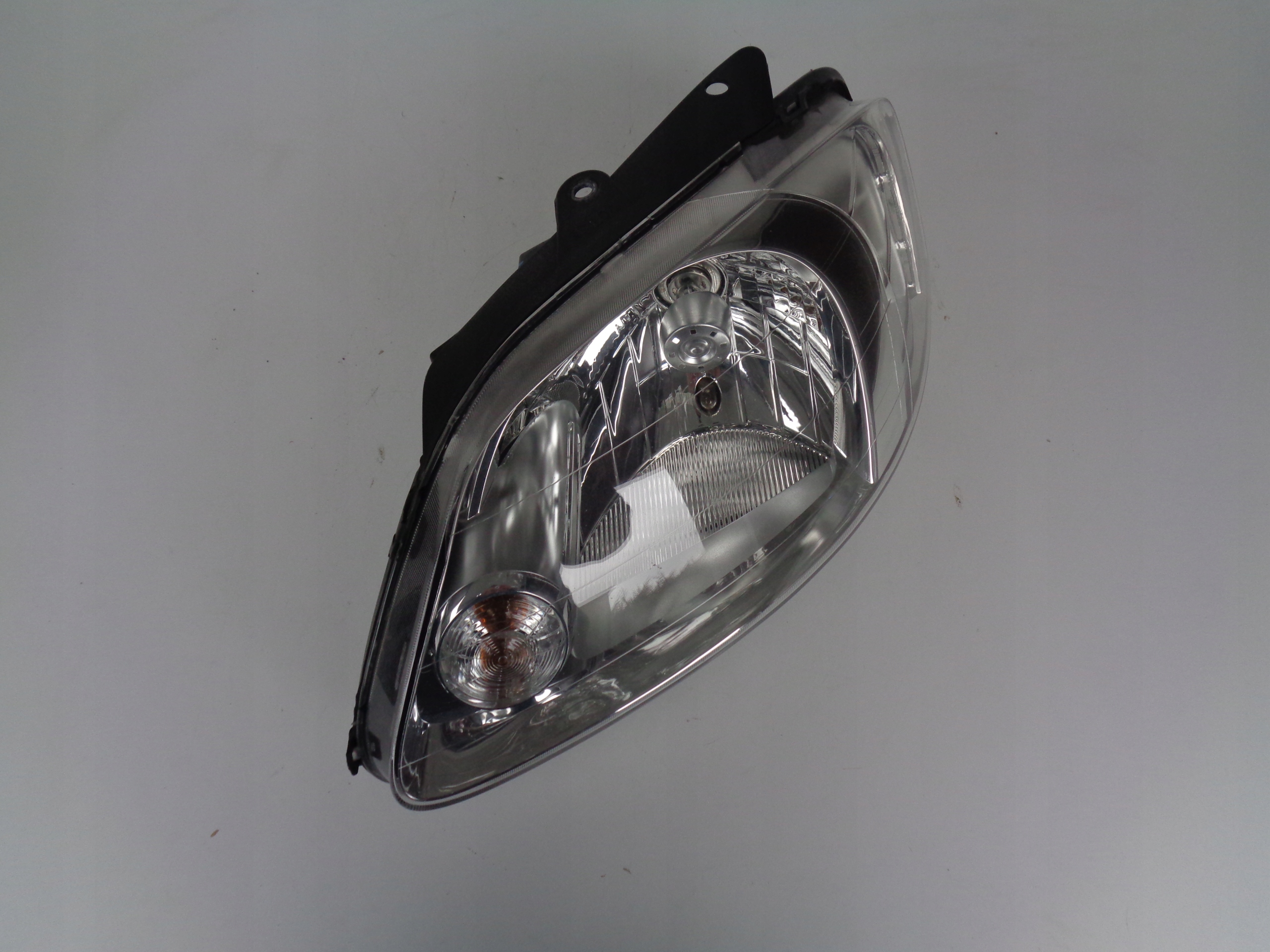light left REFLEKTOR VW FOX 5Z0