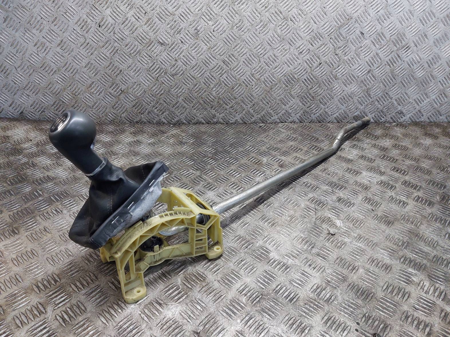 Schalthebel Schalt getriebe + Spurstange 5B OPEL ASTRA H 1.8 16V