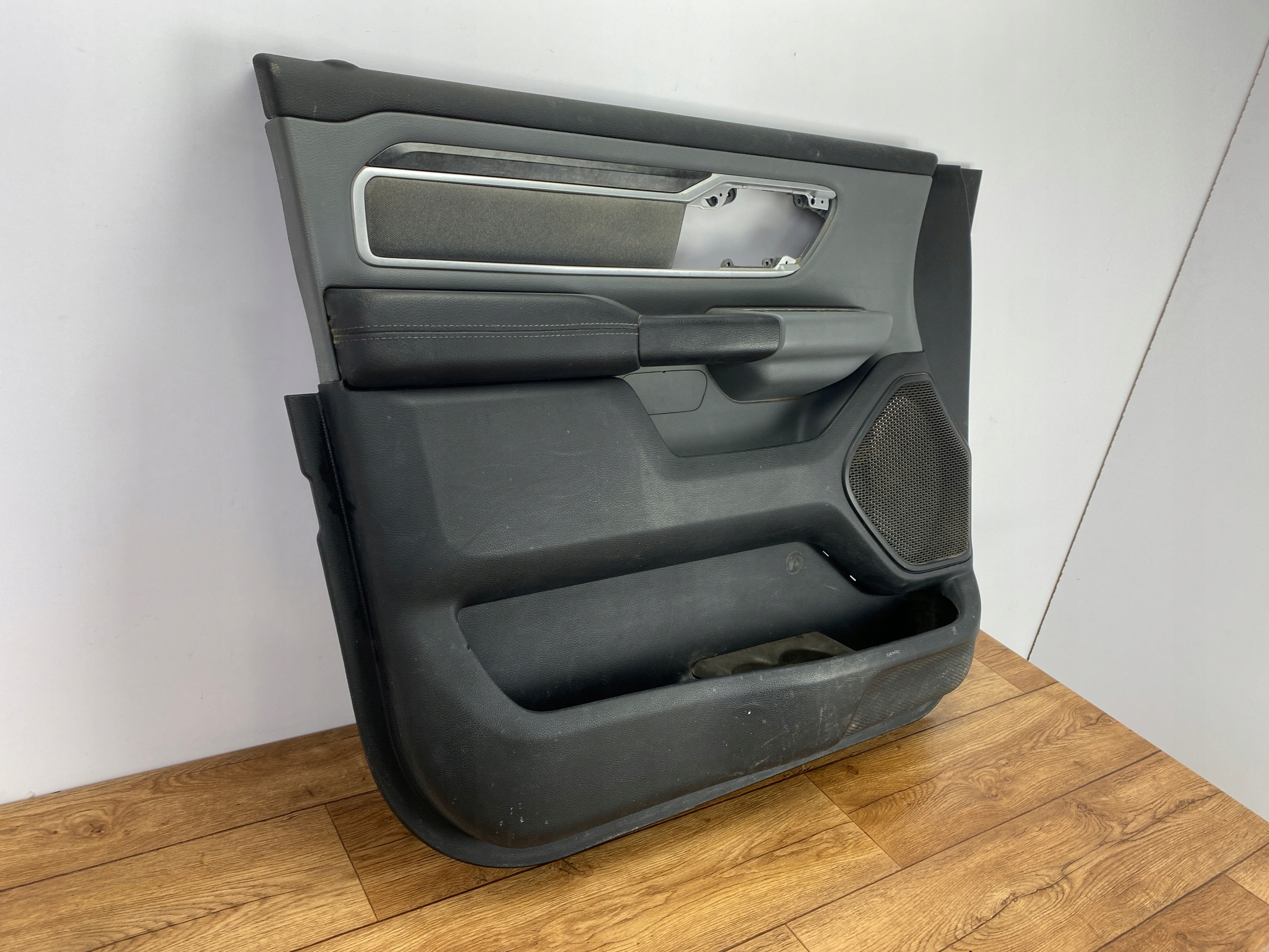 side door left front Ram 1500 2019+ USA