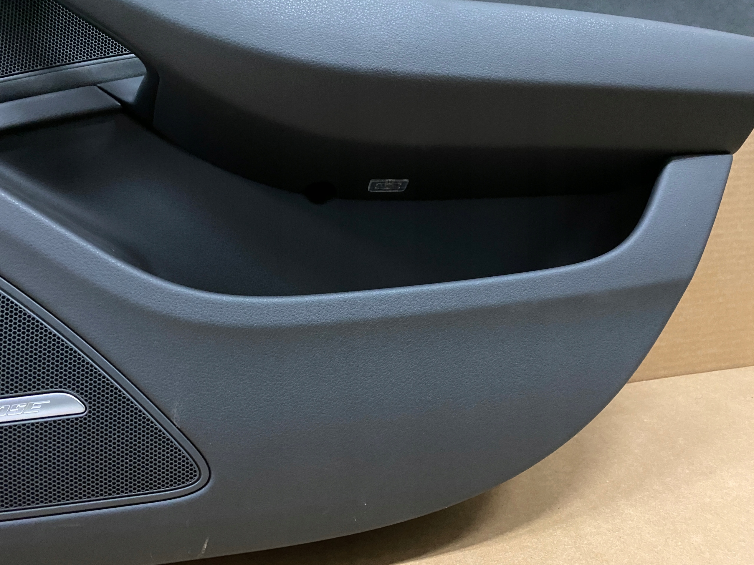 AUDI A8 4H D4 side door right rear part