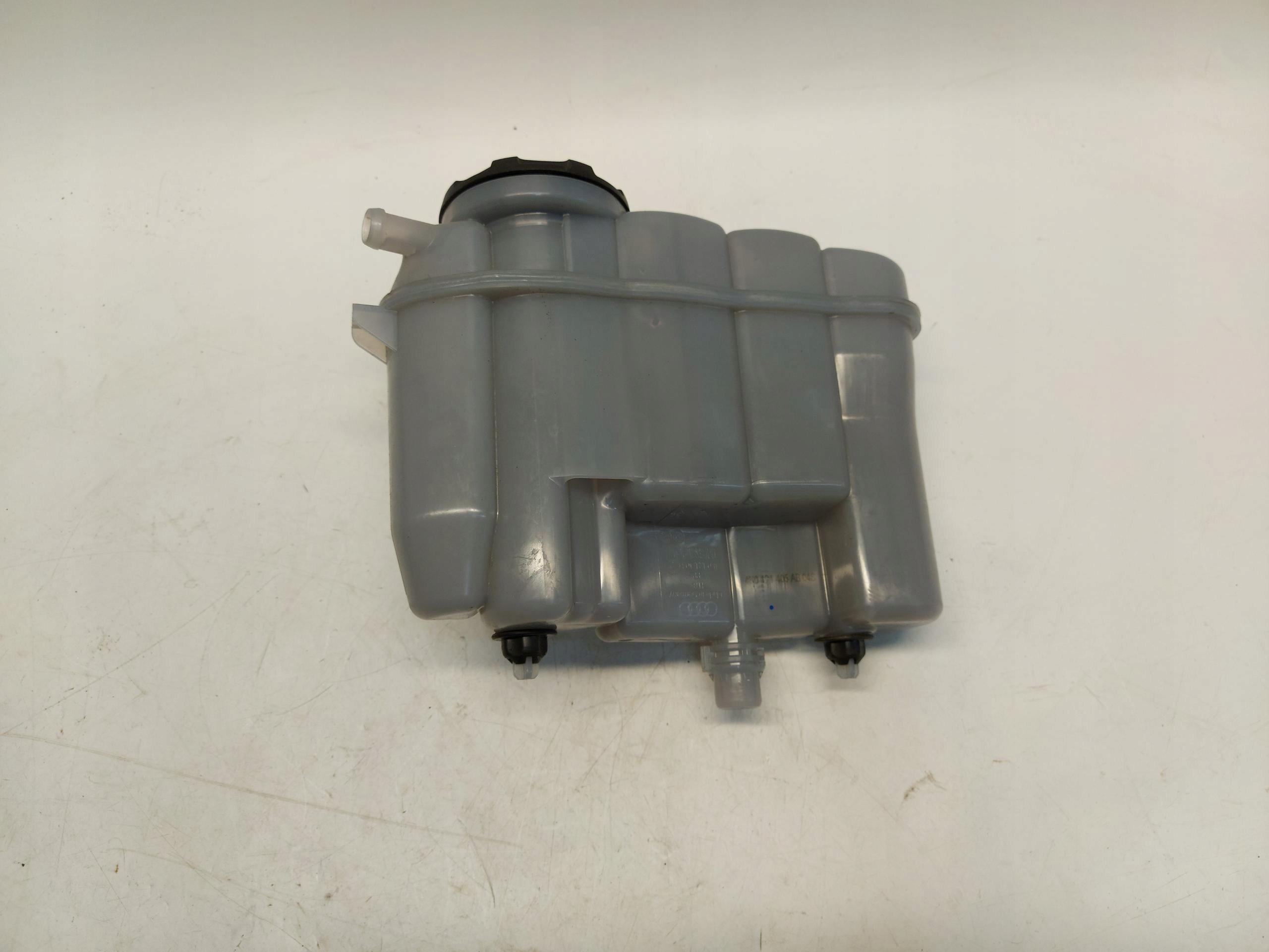 Audi A7 4K8 45 TFSI Scheibenwaschbehälter 4K0121405AB