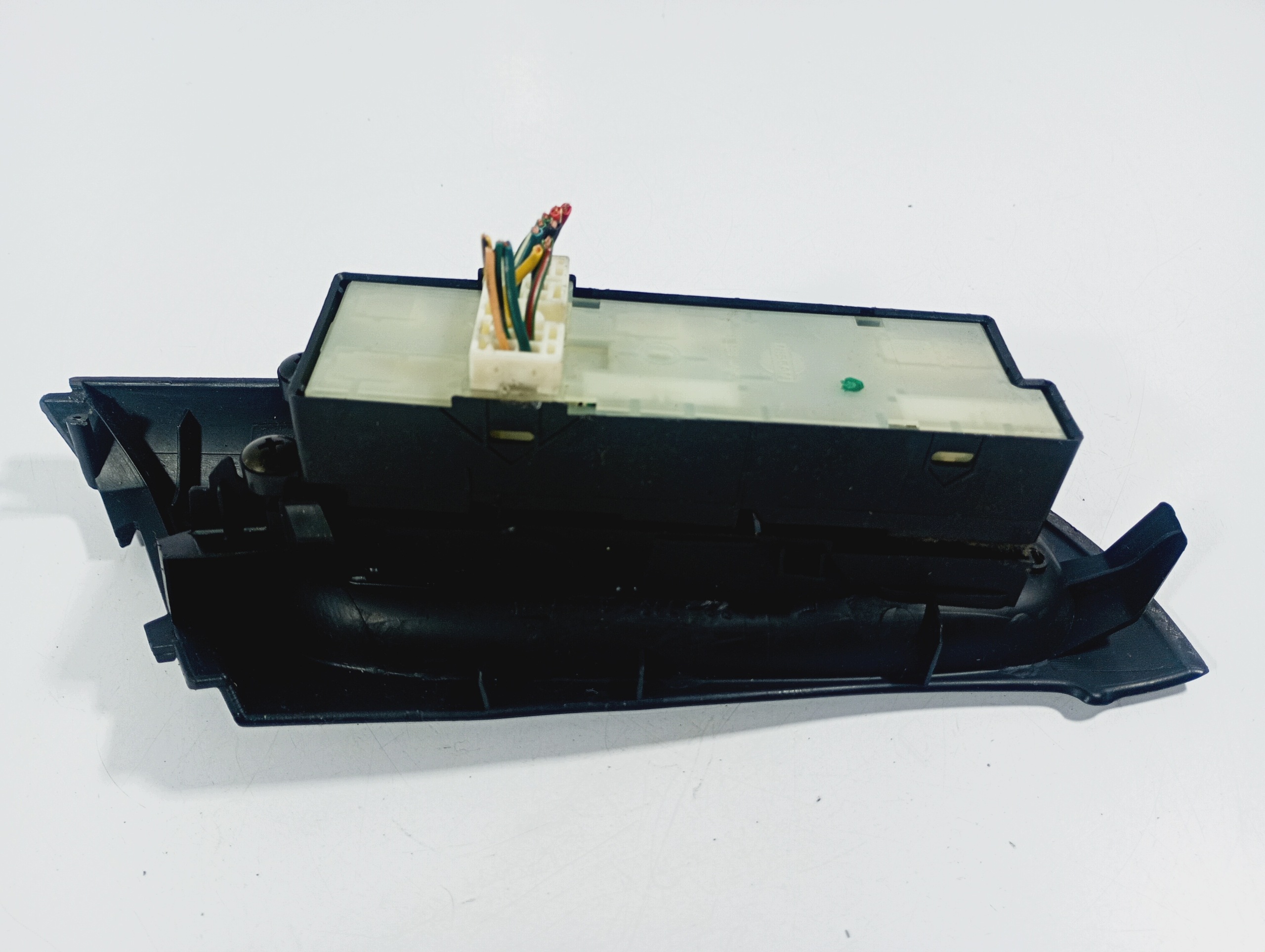 switch switch PANEL of the window left front Nissan Almera N16 00-06