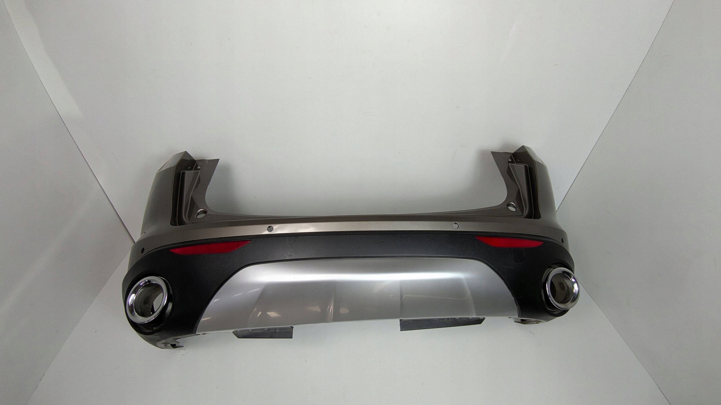 Alfa Romeo Stelvio bumper rear rear part 082