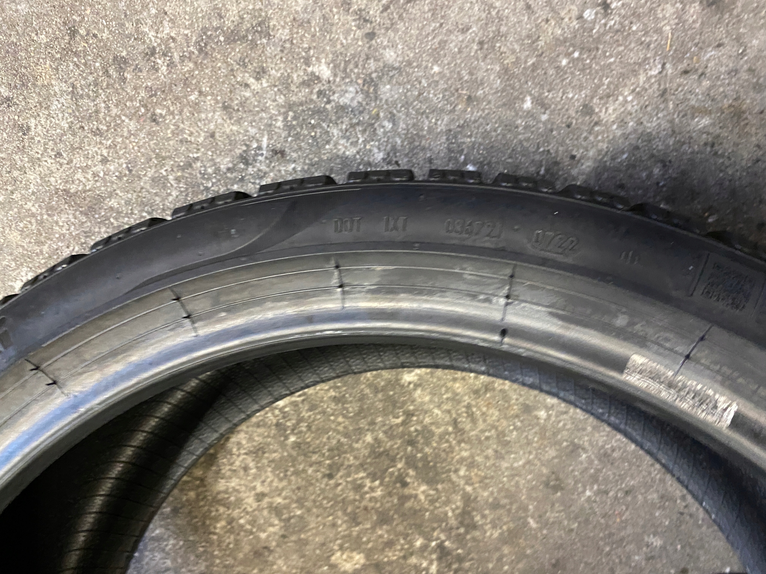 2 tyres winter 255/35R19 Pirelli P ZERO Winter 6,5mm