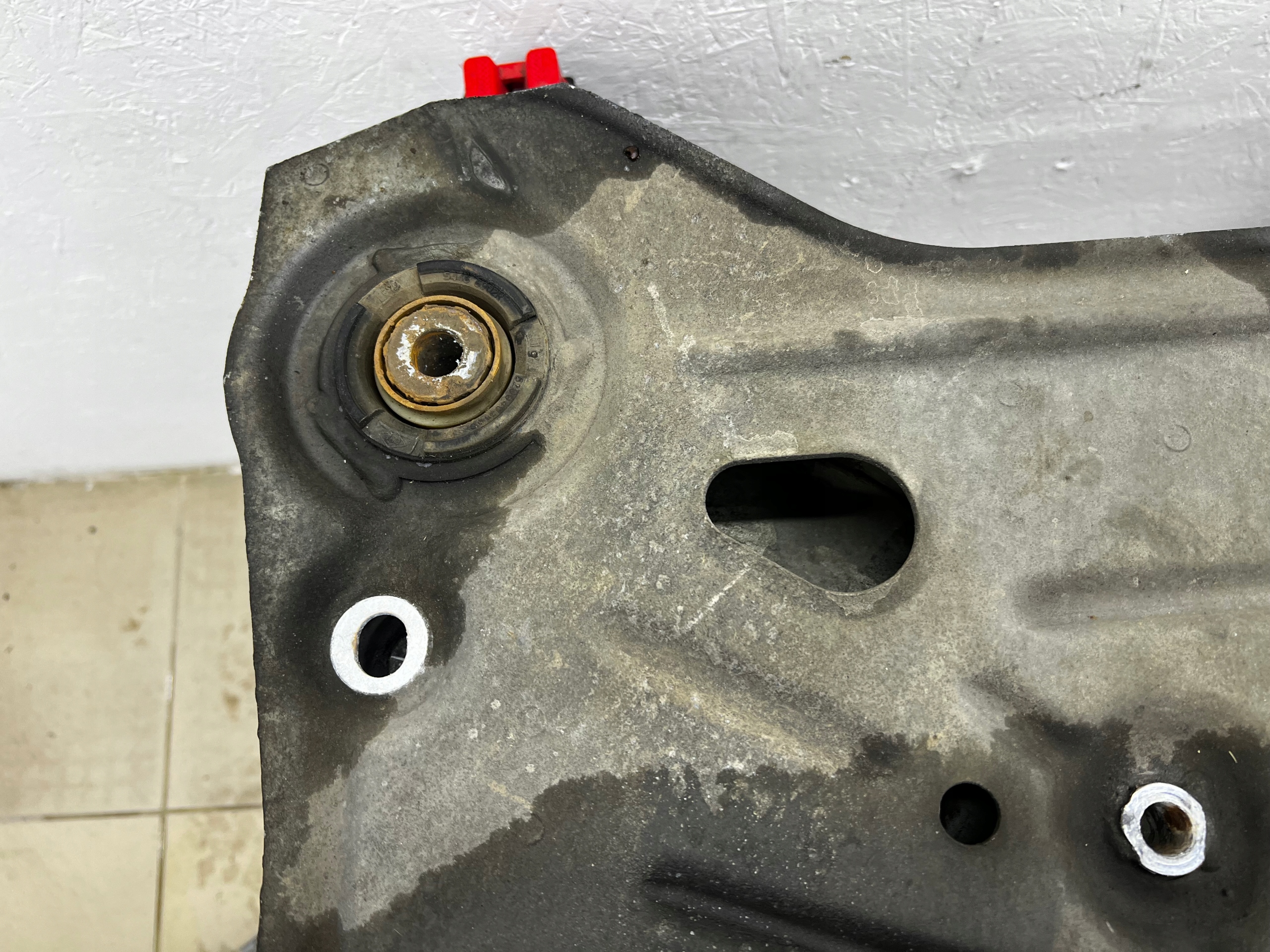 axle beam sider front 544015795R 93868598 - OPEL VIVARO B TRAFIC III