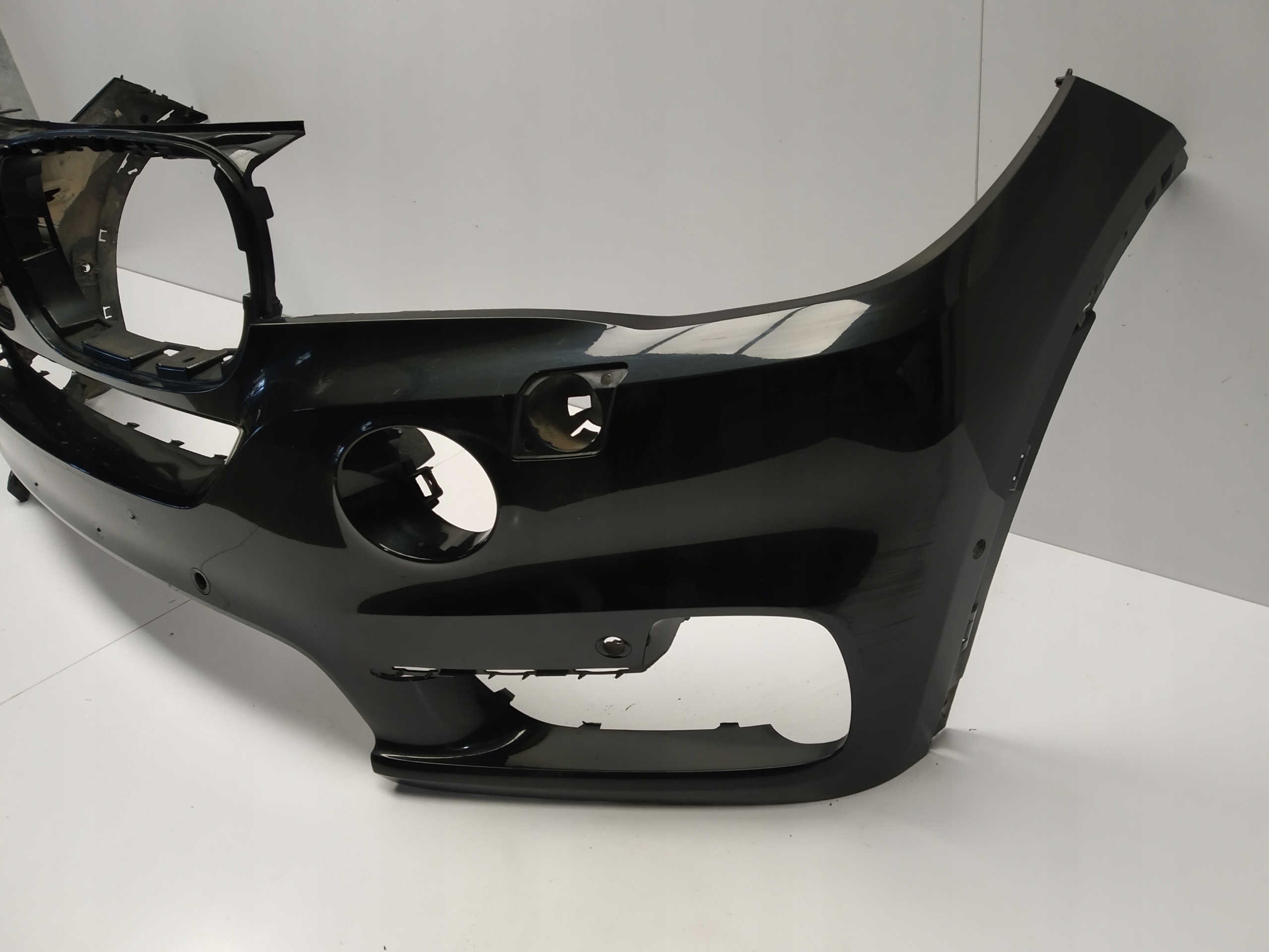 2013r- Bmw X5 F15 bumper front below 6xPdc and washers 7294480 ciemny