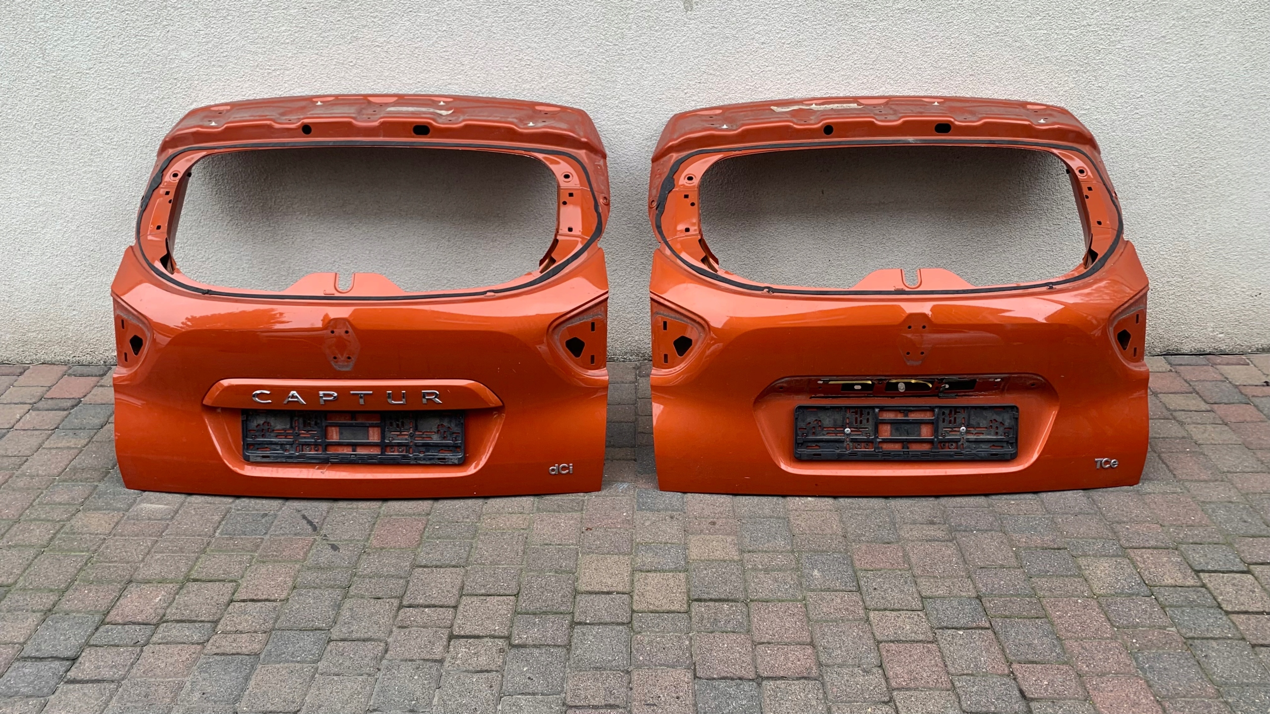 RENAULT CAPTUR KLAPA BAGAŻNIKA TYŁ W KOLOR