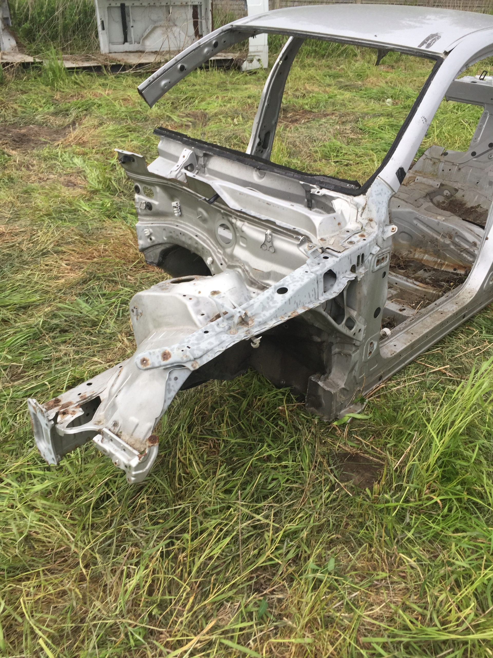 LEXUS Is250 Is220 05-12 ЧЕТВЕРТЬ ЛЕВА ПЕРЕД