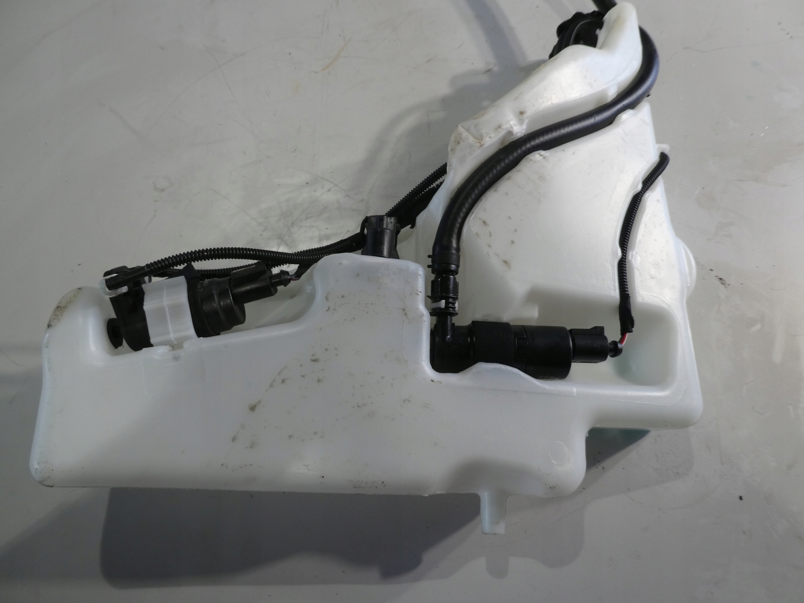 A4 B8 A5 VASCHETTA SERBATOIO ACQUA TERGICRISTALLI 8T0955453C