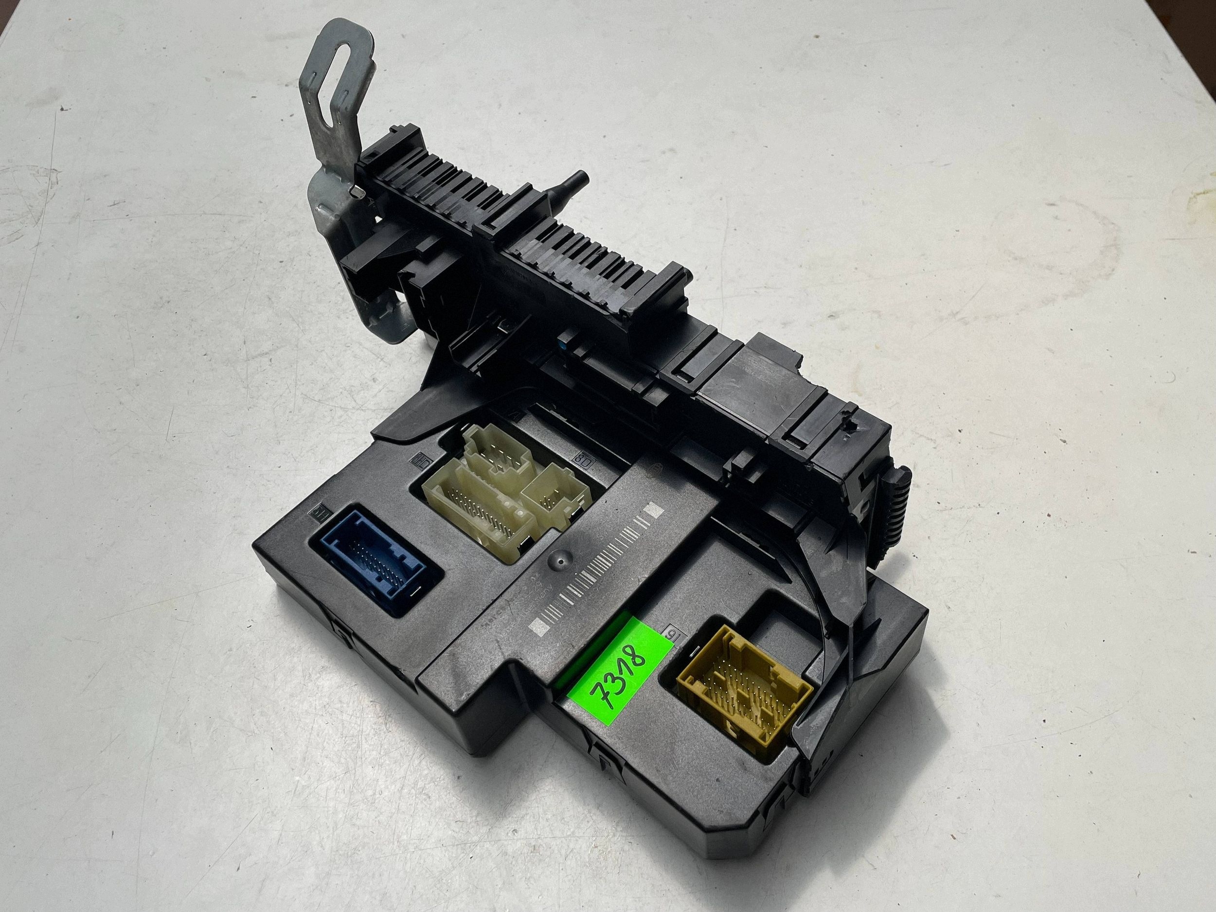 MERCEDES Unité de contrôle Module SAM 204 A2045451669 !J