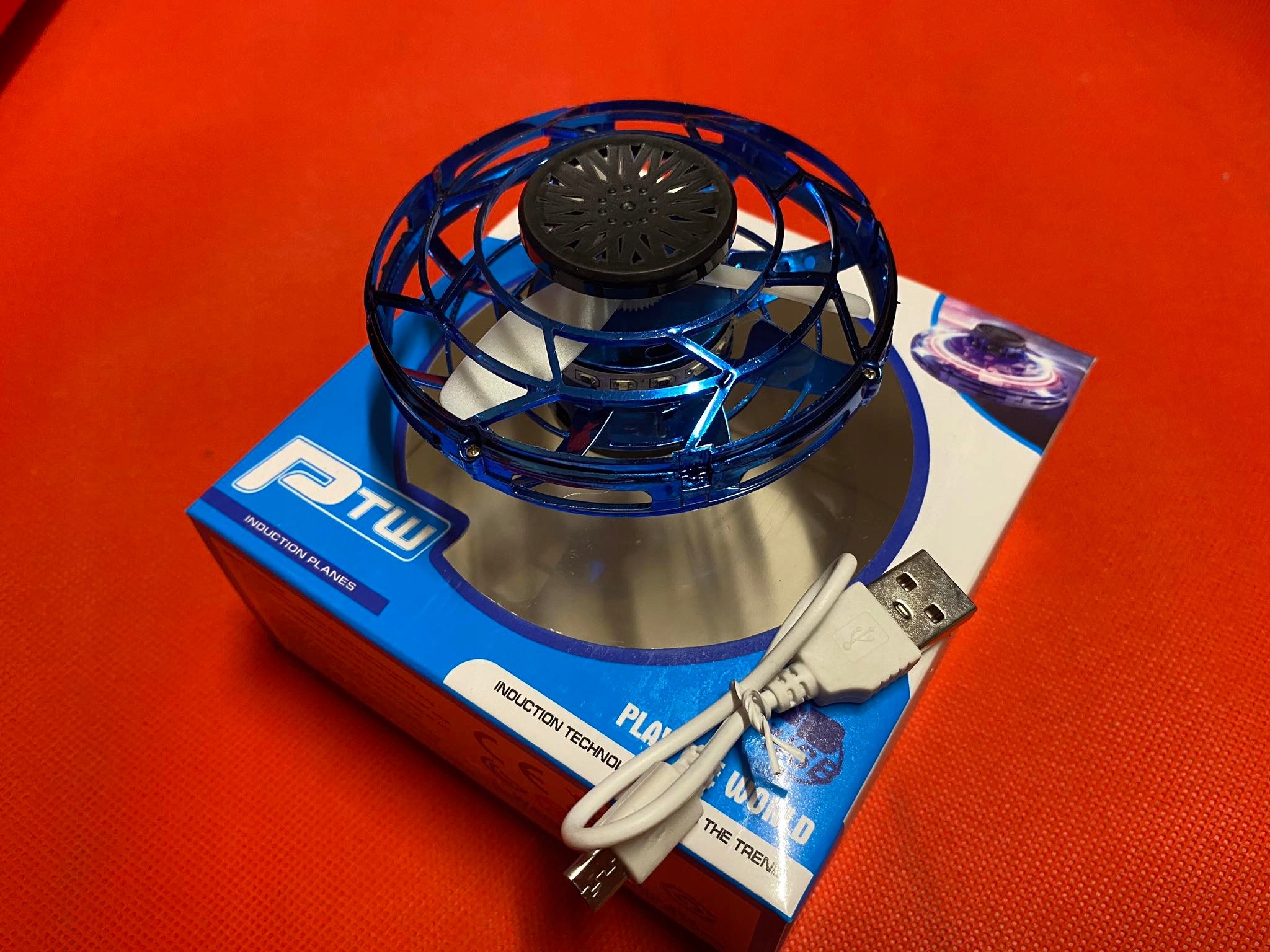 Latający fidget spinner FlyNova Pro Led świeci ! Kolor dominujący czerń