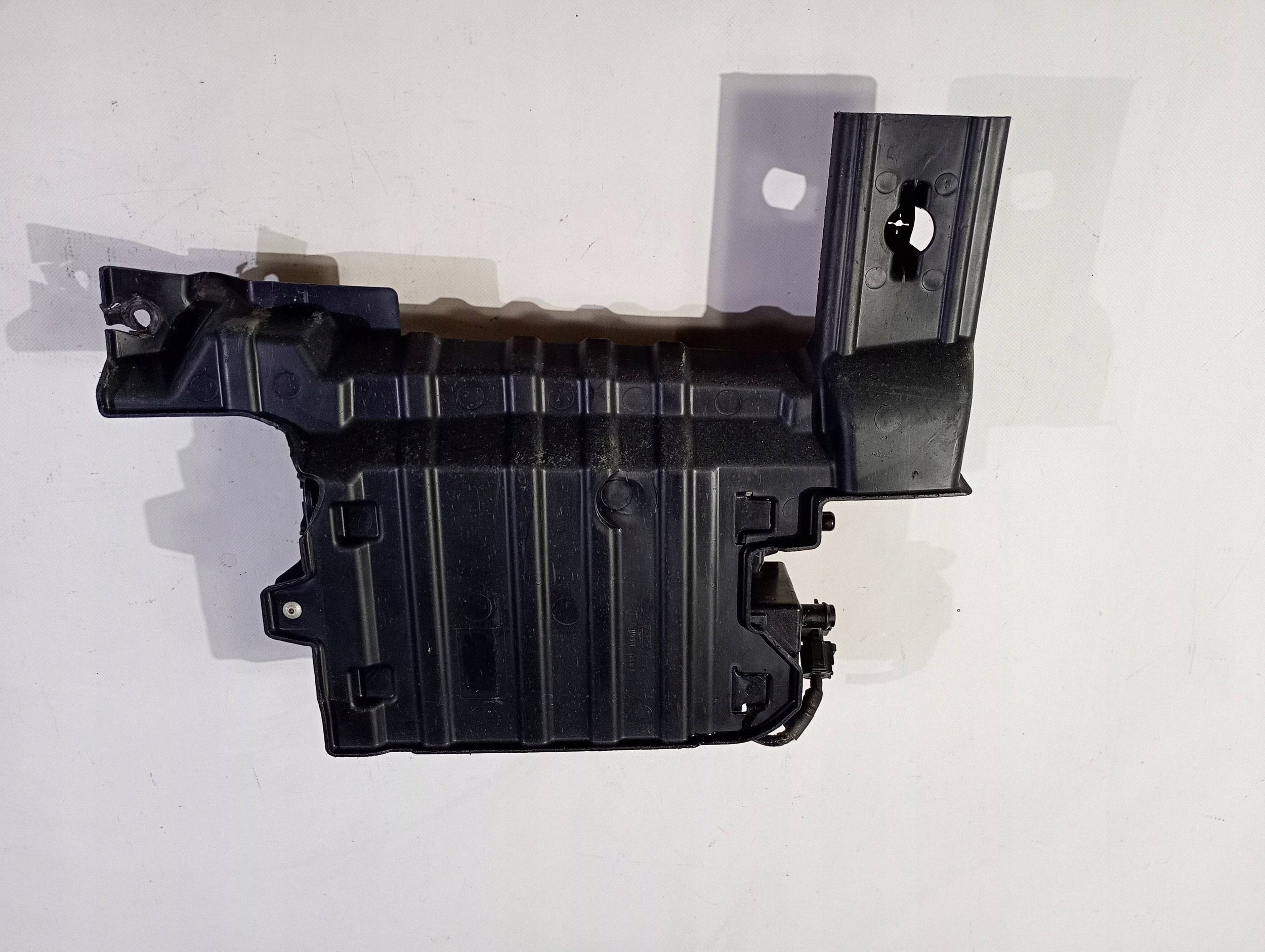 karbonski filter oparow goriva evap Ford Explorer V 2016