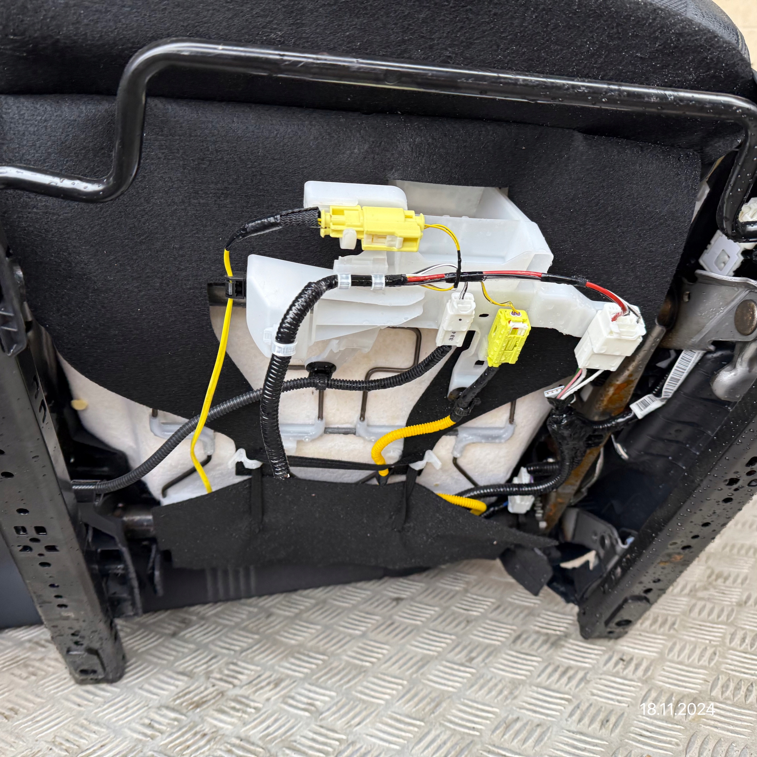 Sitze Halbleder KOMPLET TOYOTA YARIS CROSS
