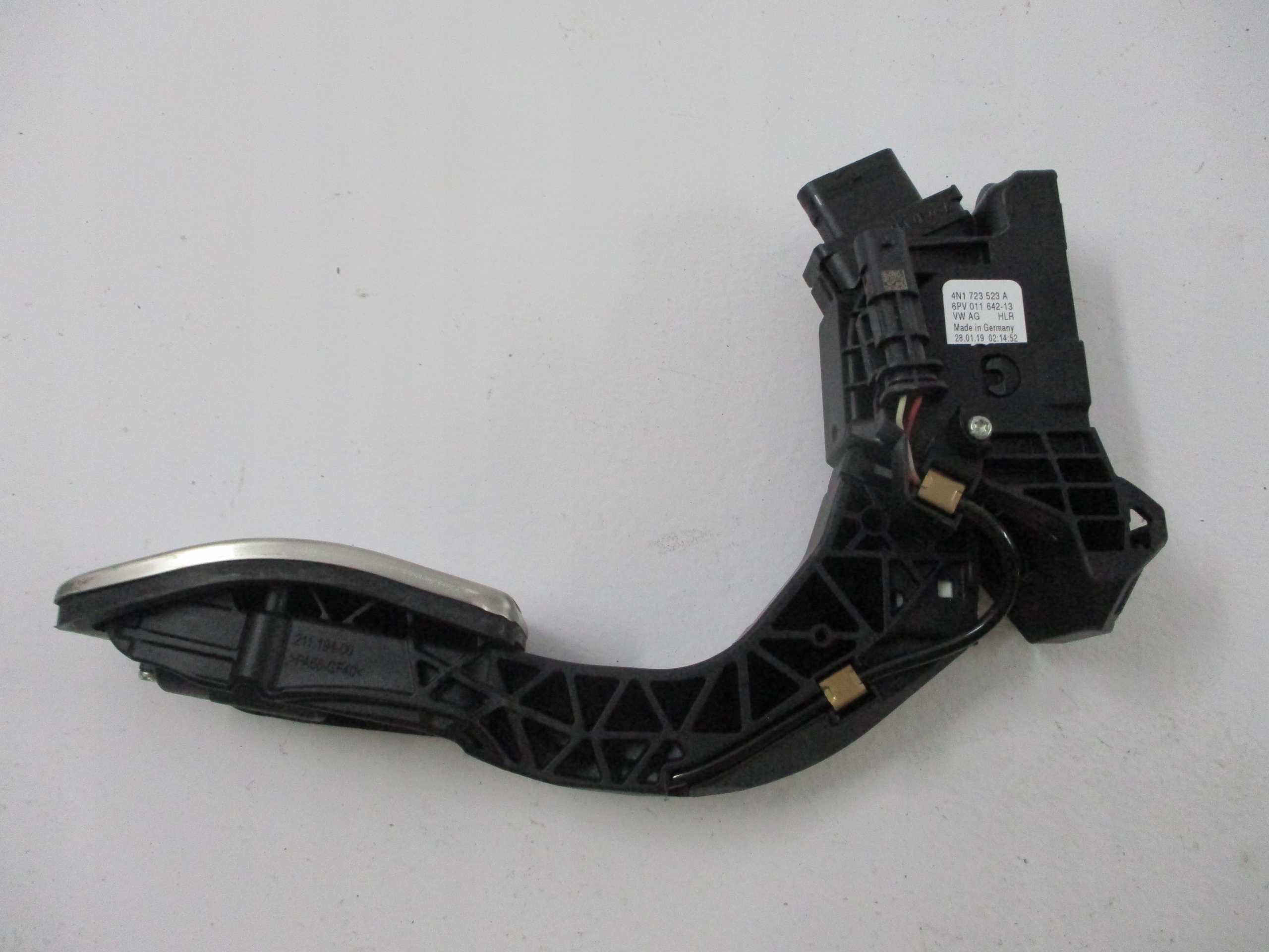 Педаль акселератора AUDI A6 4K0 4N1723523A