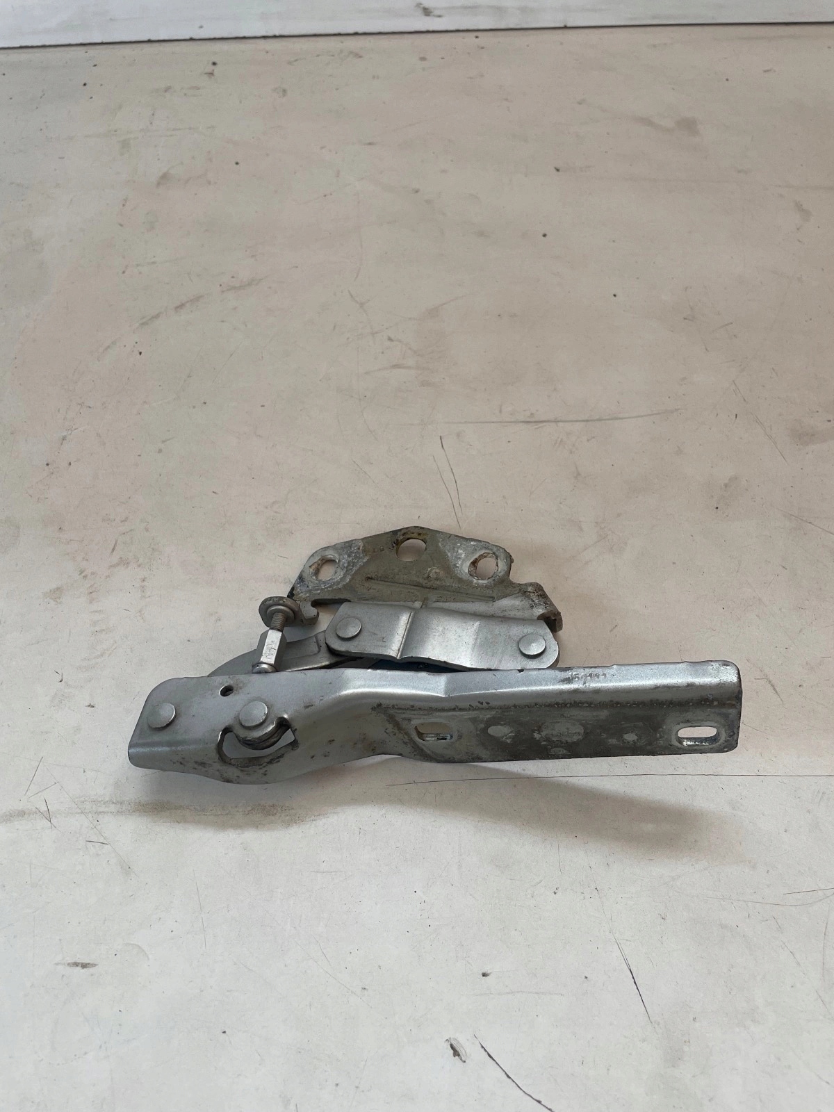 hinge bonnets front front left Volkswagen Passat B7
