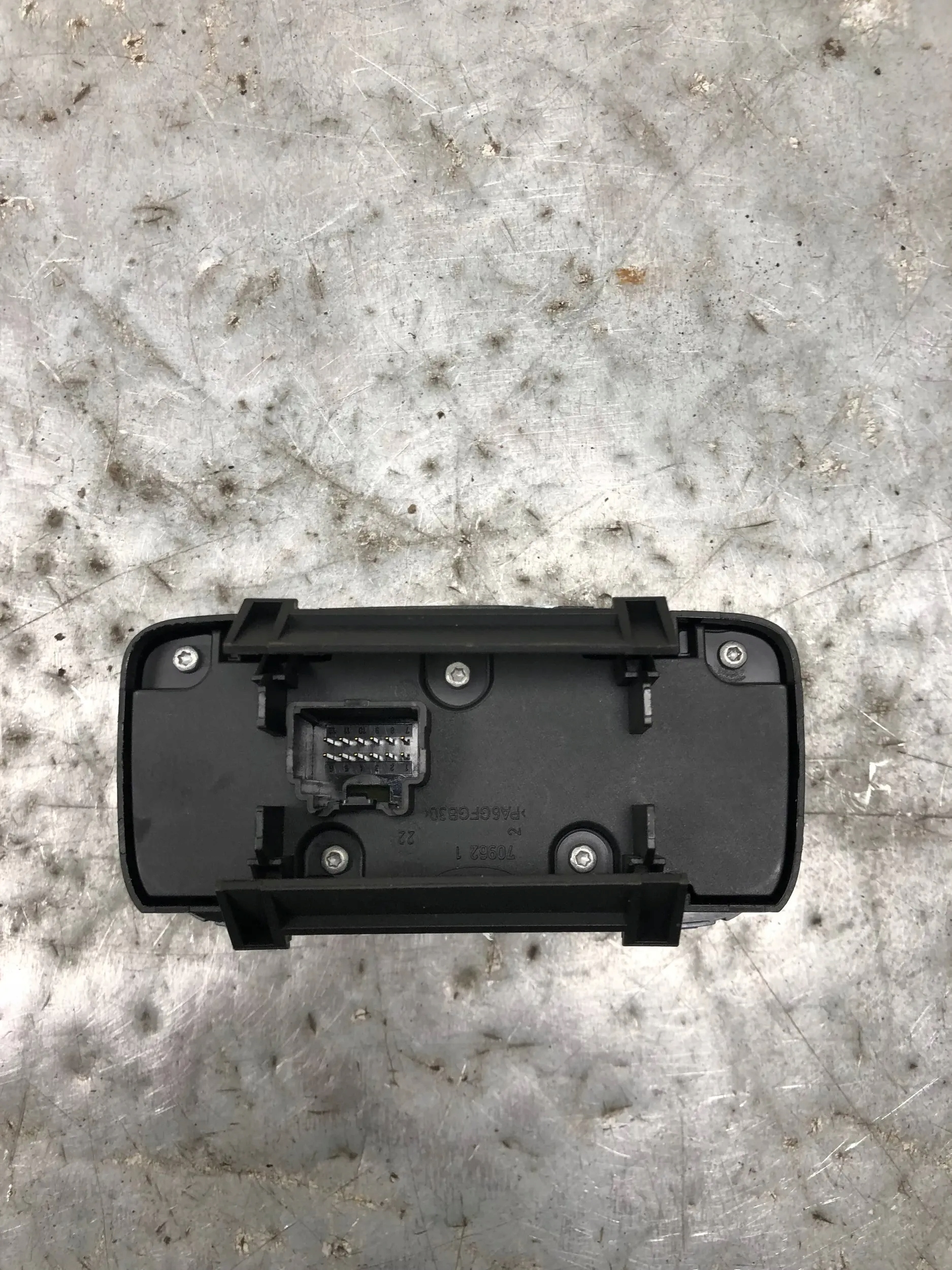 light switch FORD FIESTA MK7 8A6T-13A024-BB