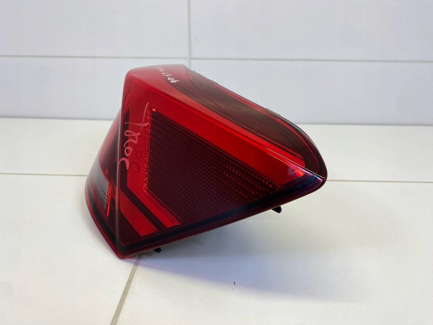 light rear right side Volkswagen T-Roc 2019 2GA945096D