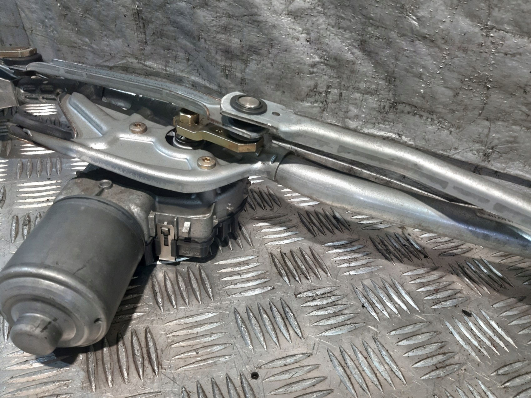 wiper mechanism front MERCEDES W211 E KLASA 2118200142