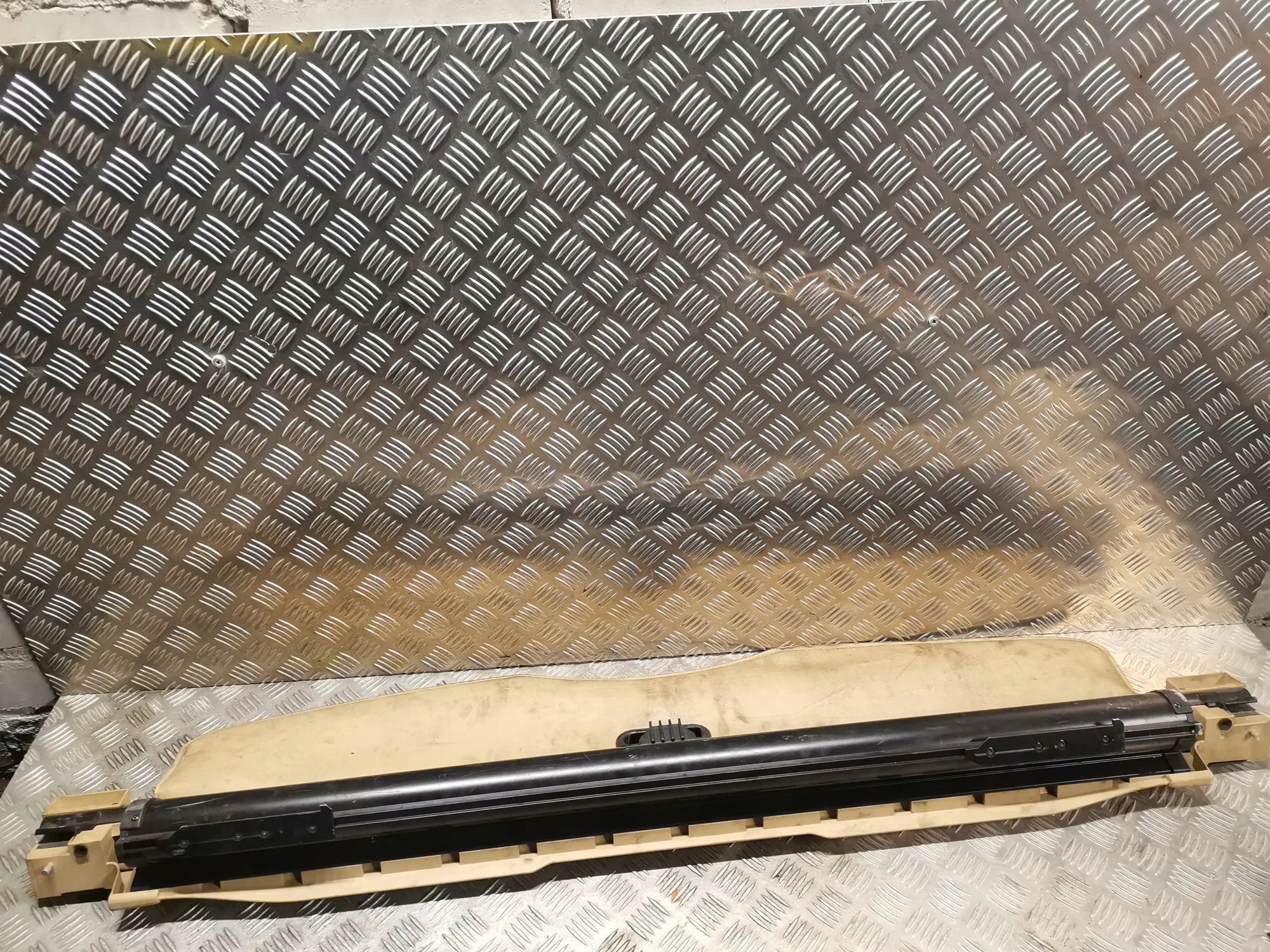 ролета багажника BMW E61 9119690-04