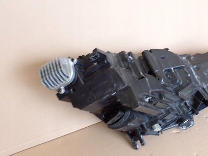 AUDI A4 B9 MATRIX 15- reflektor left light left 8W0941035