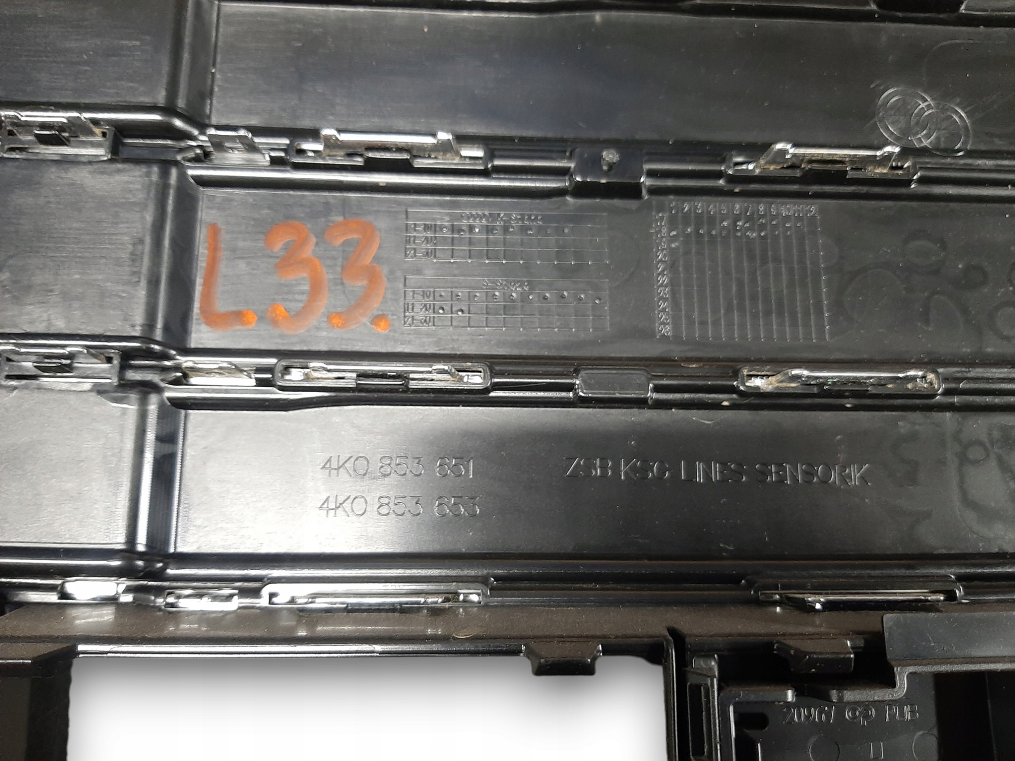 Audi A6 C8 Atrapa Grill 4K0853651C / 4K0853651 / 4K0853653 Strona zabudowy przód