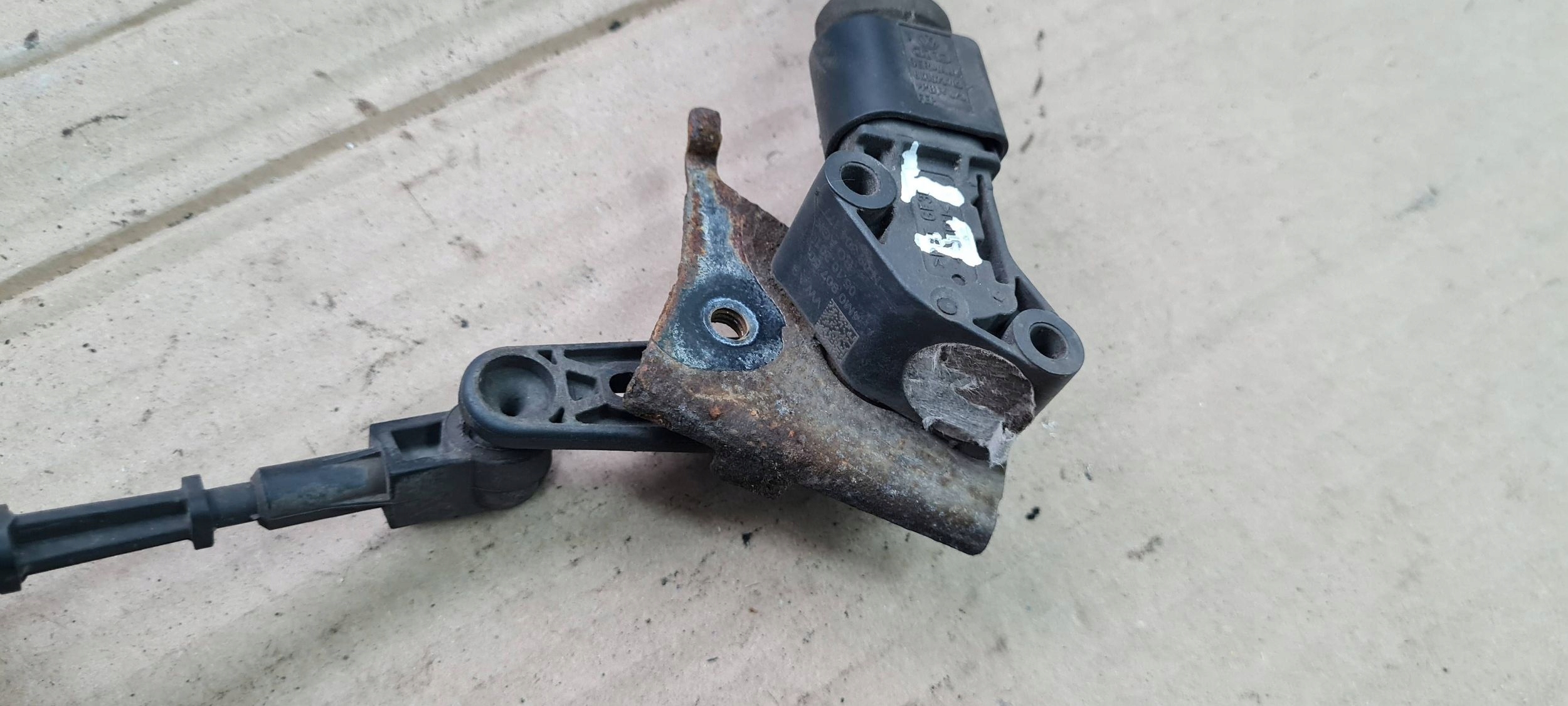 A4 B9 8W Sensor POZIOMOWANIA heck lichte 4M0907503 A5 8W