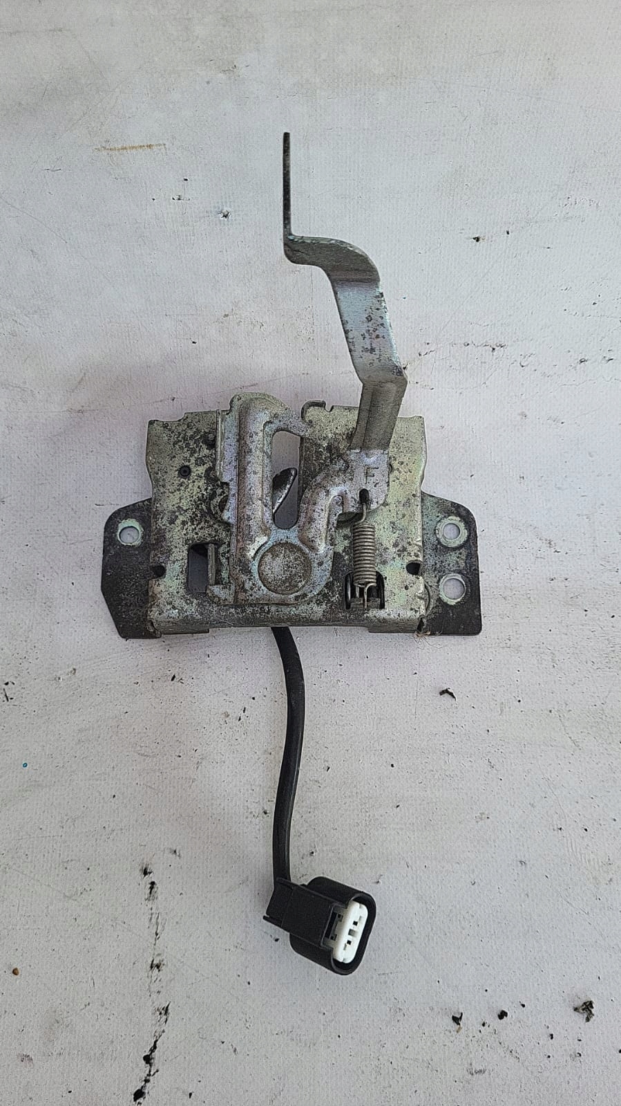 MITSUBISHI ASX and 10- RYGIEL bonnets lock