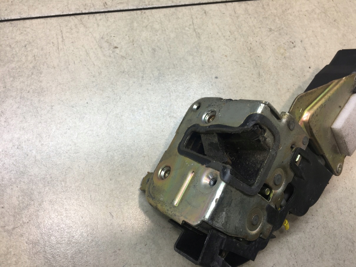 lock door right front VOLVO V40 2 PIN