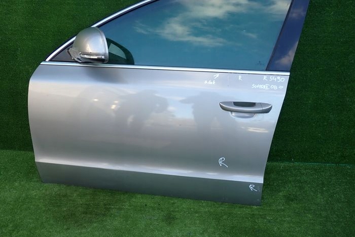 SKODA SUPERB II 08- dveře levé přední předek
