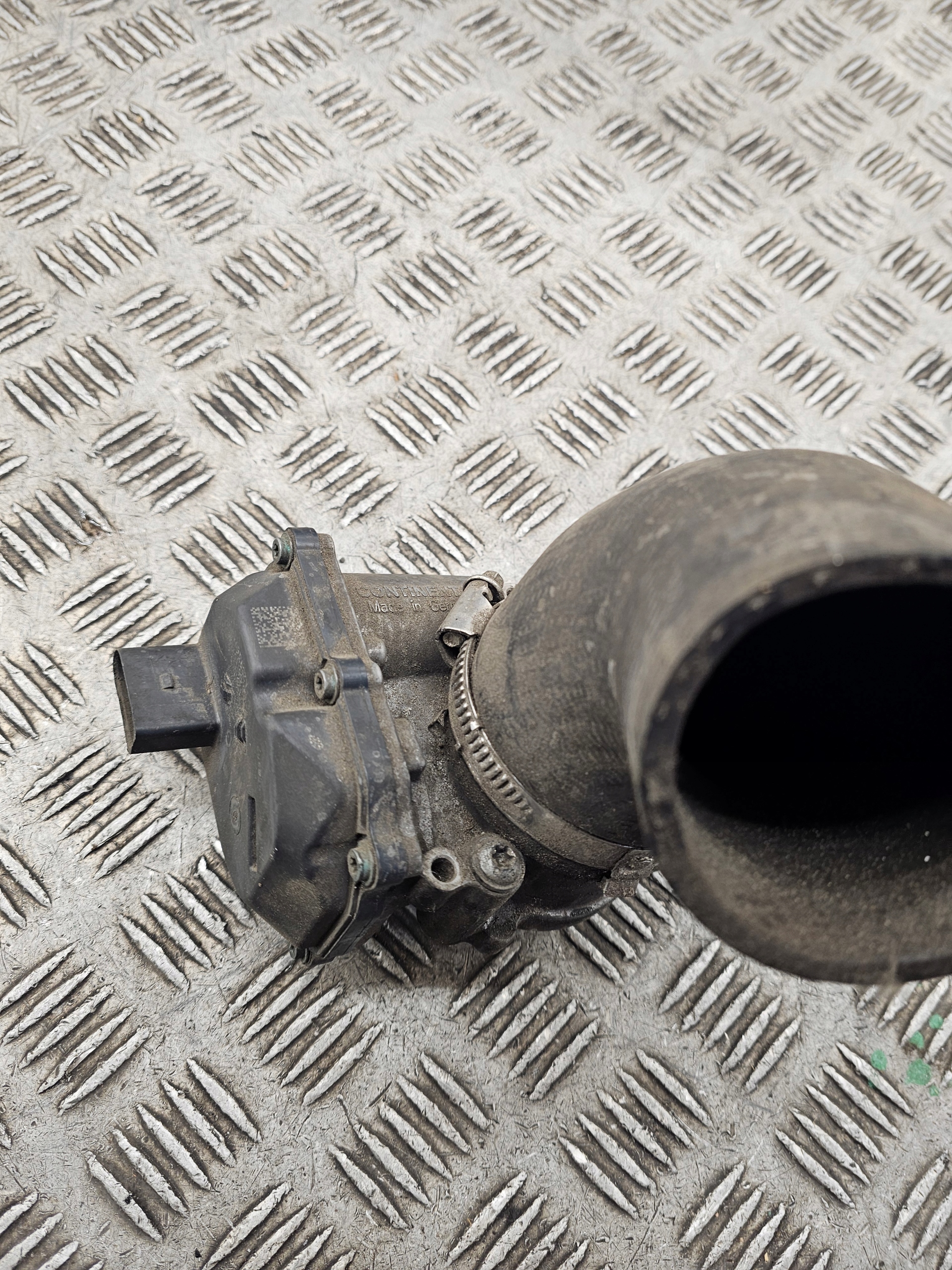 throttle flap VW Transporter 2.0 TDI 04L128063K