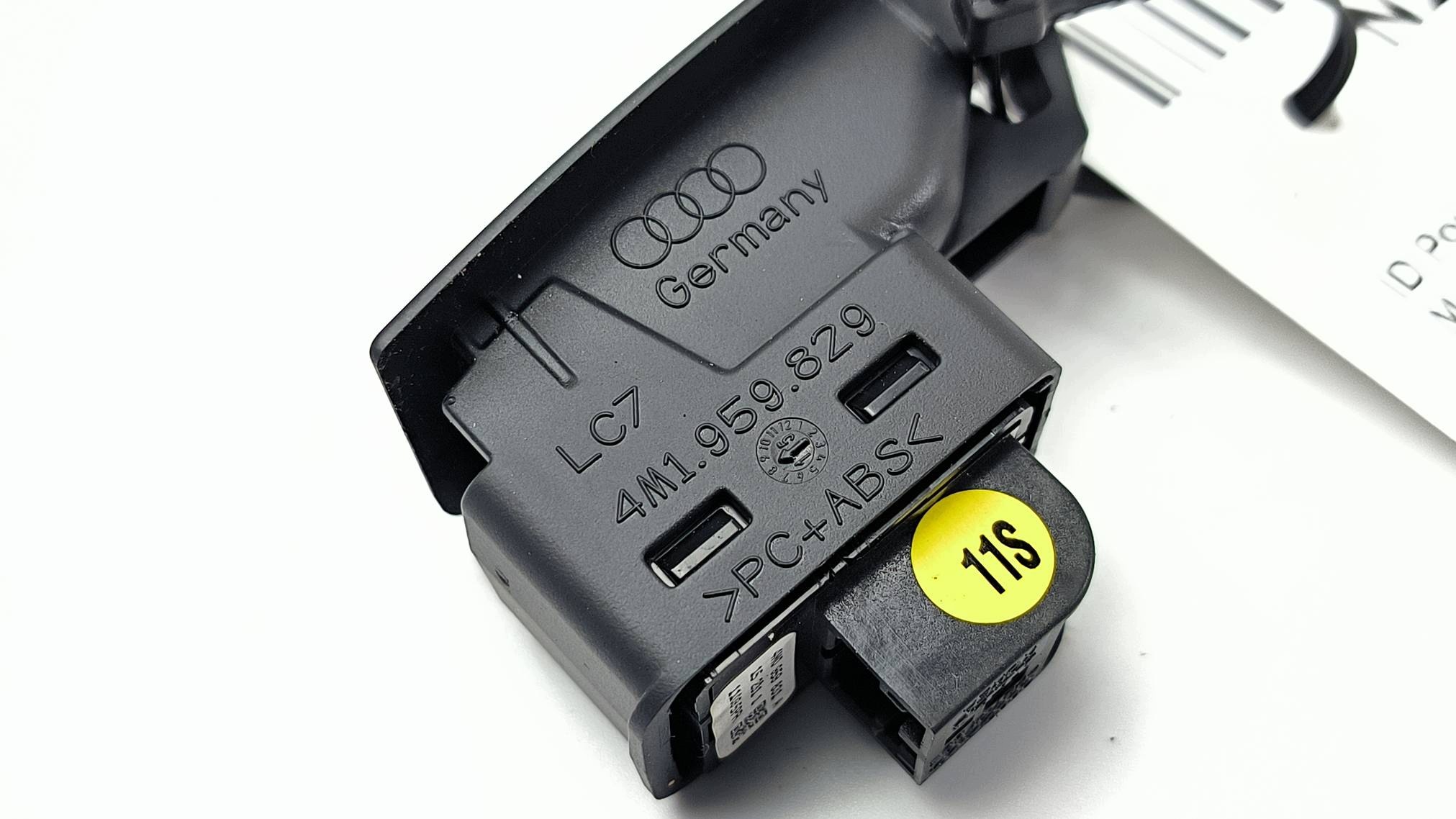 button 4M0959831A OTWIERANIE boot AUDI Q7 II 4M