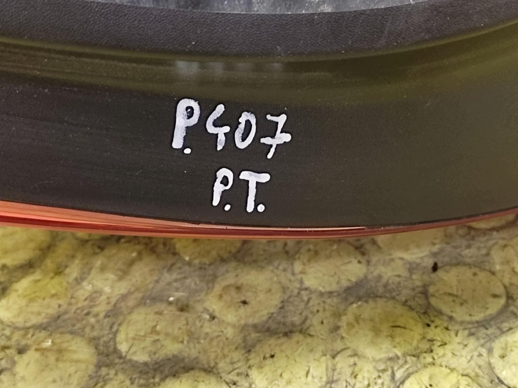 PEUGEOT 407 light right rear part