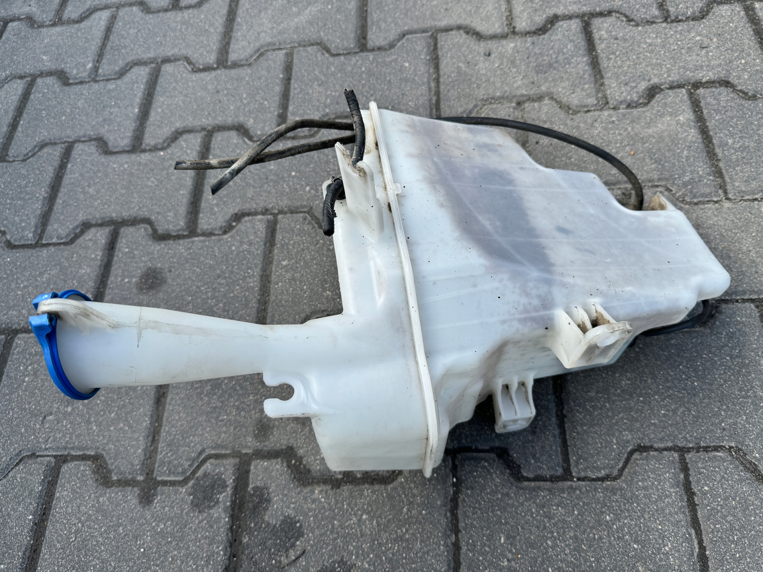 ZBIORNIK ZBIORNICZEK SPRYSKIWACZY POMPKA HYUNDAI I30 II 98610-A6000 Typ samochodu Samochody osobowe