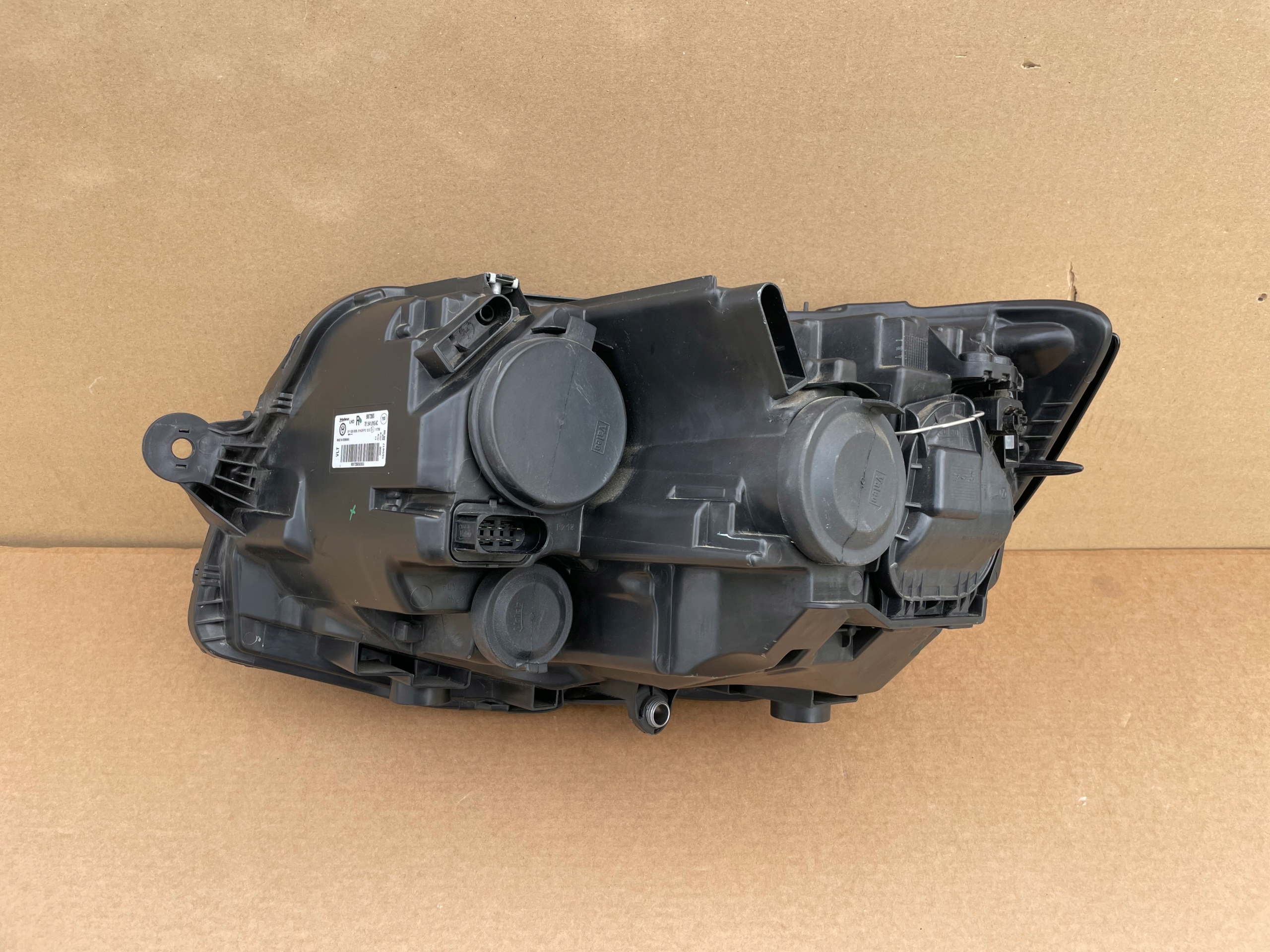 light VW T6 MULTIVAN 7E1941016AC front right as new original complete
