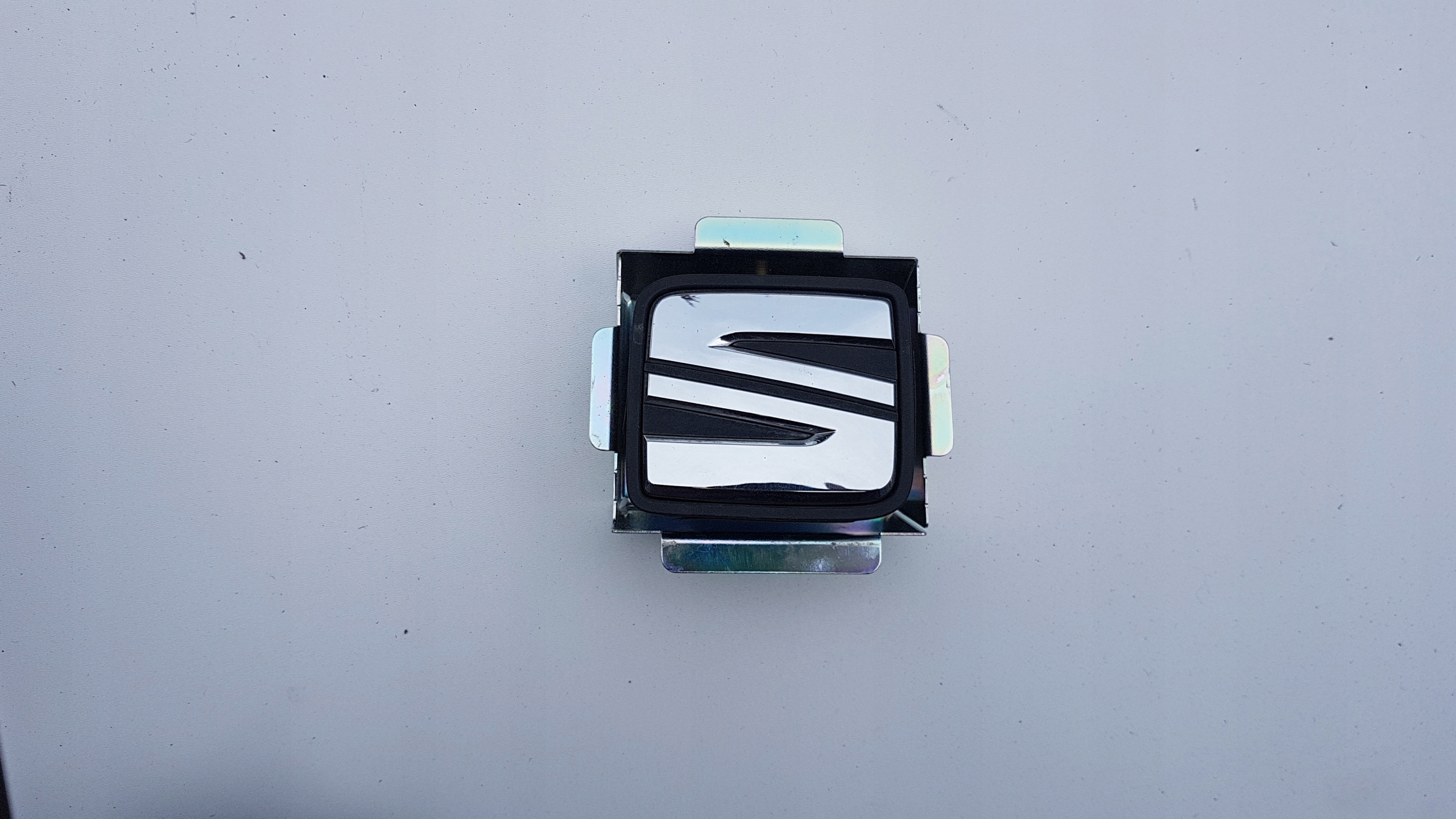 6J0827565A - IBIZA IV 6J 09-15 ДВЕРНА РУЧКА МІКРОПЕРЕМИКАЧ