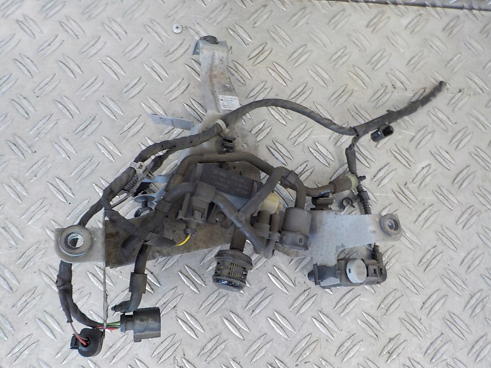 1K0906627 - VW T5 LIFT 2.0 турбіни вакуумний клапан