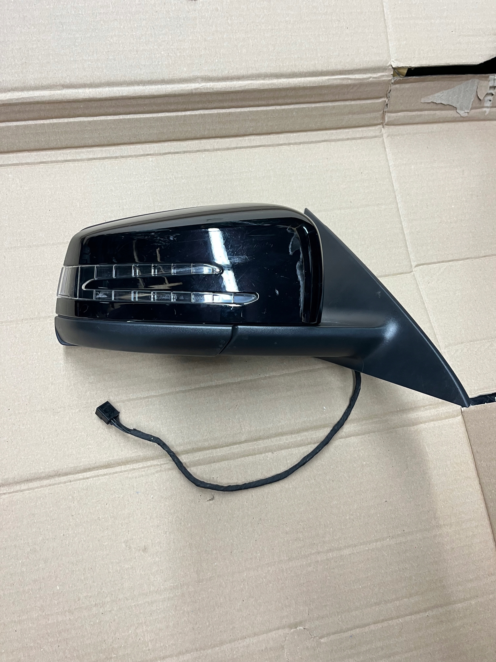 PRAWE LUSTERKO MERCEDES CLA C117 W117 7pin