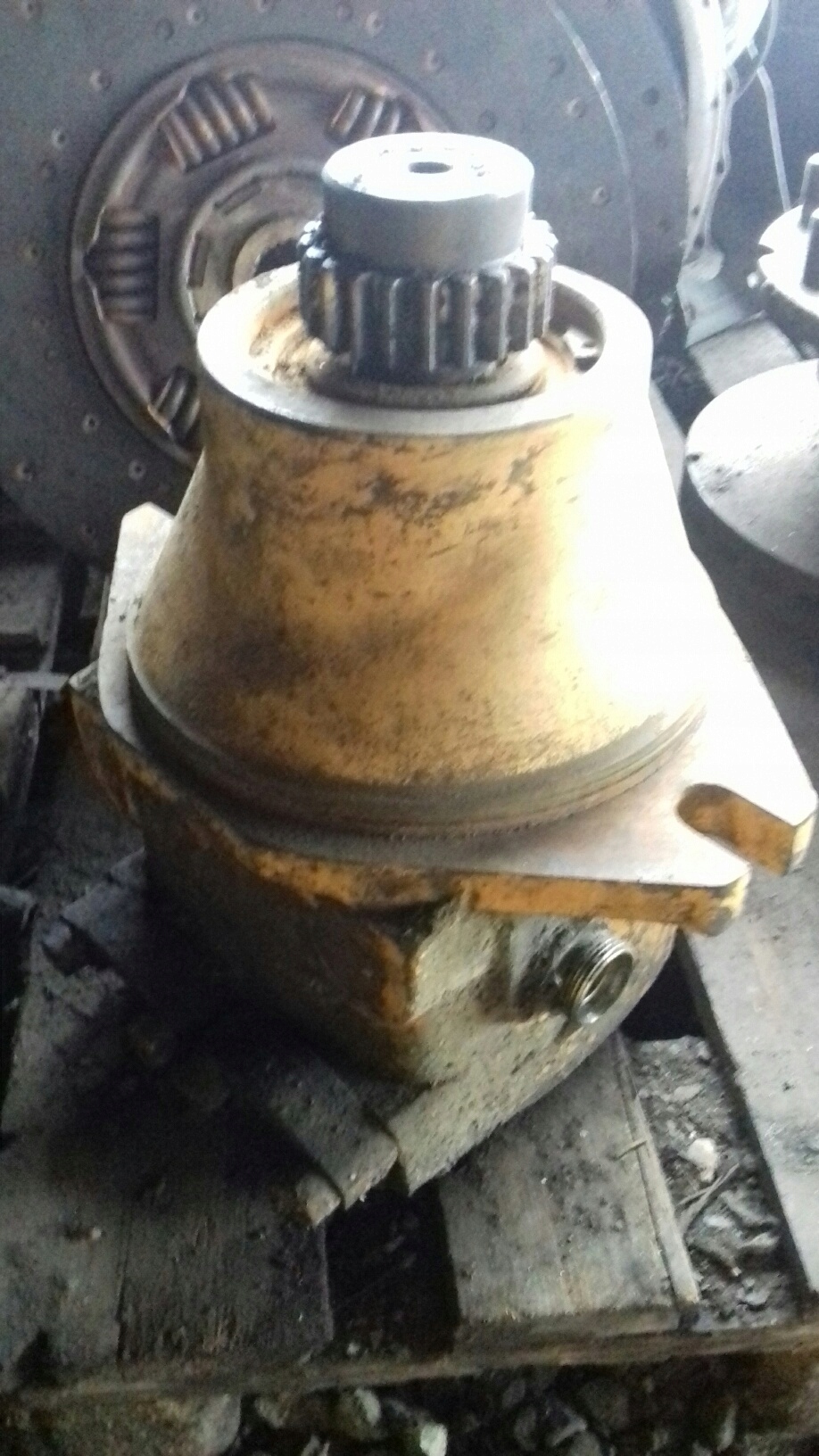 12322334 - ГУСЕНИЧНЫЙ ПРИВОД ПРИВОДНОЙ ДВИГАТЕЛЬ FMF 165 LIEBHERR 964B