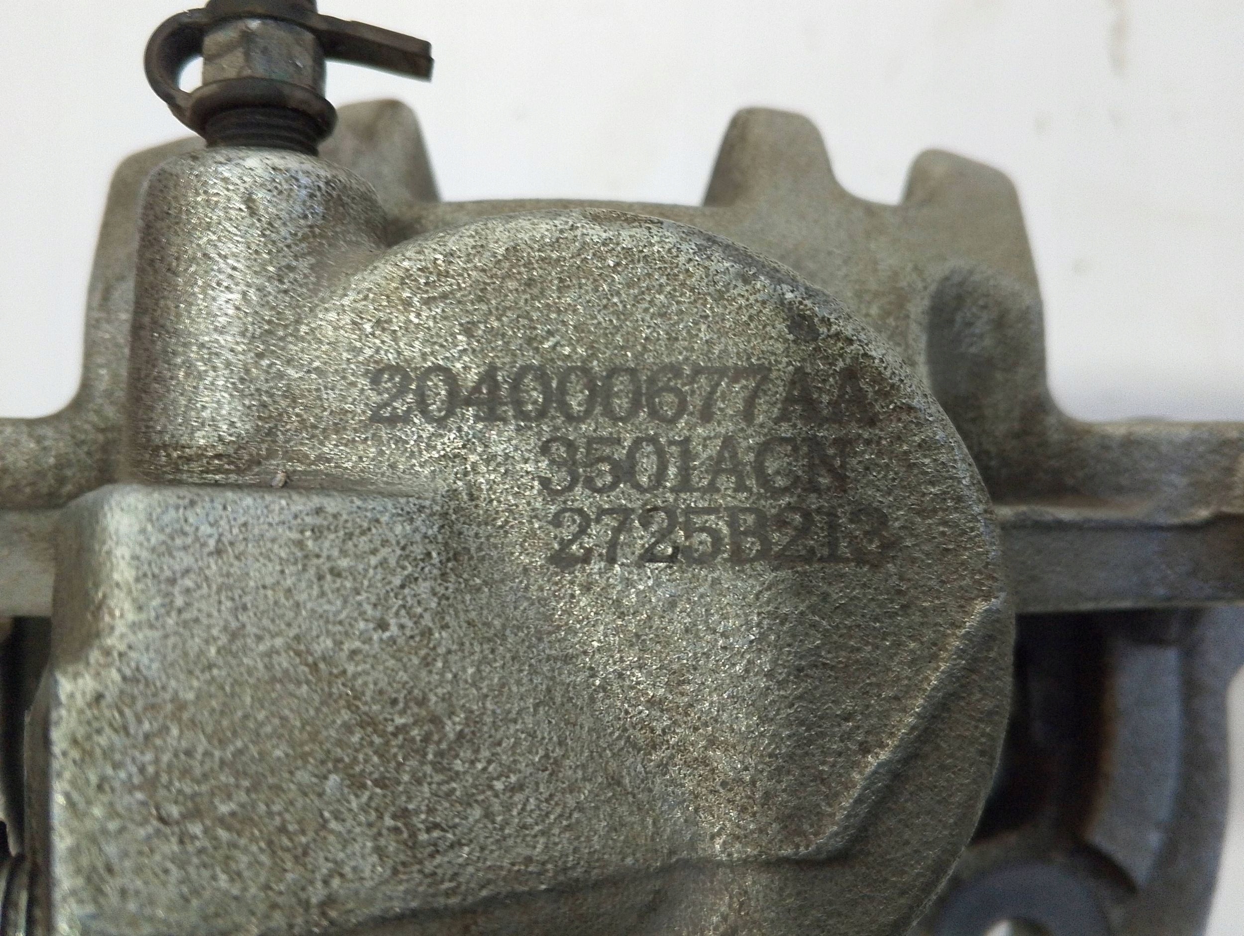 CHERY TIGGO 7 caliper front front left JARZMO 204000677AA (B483)