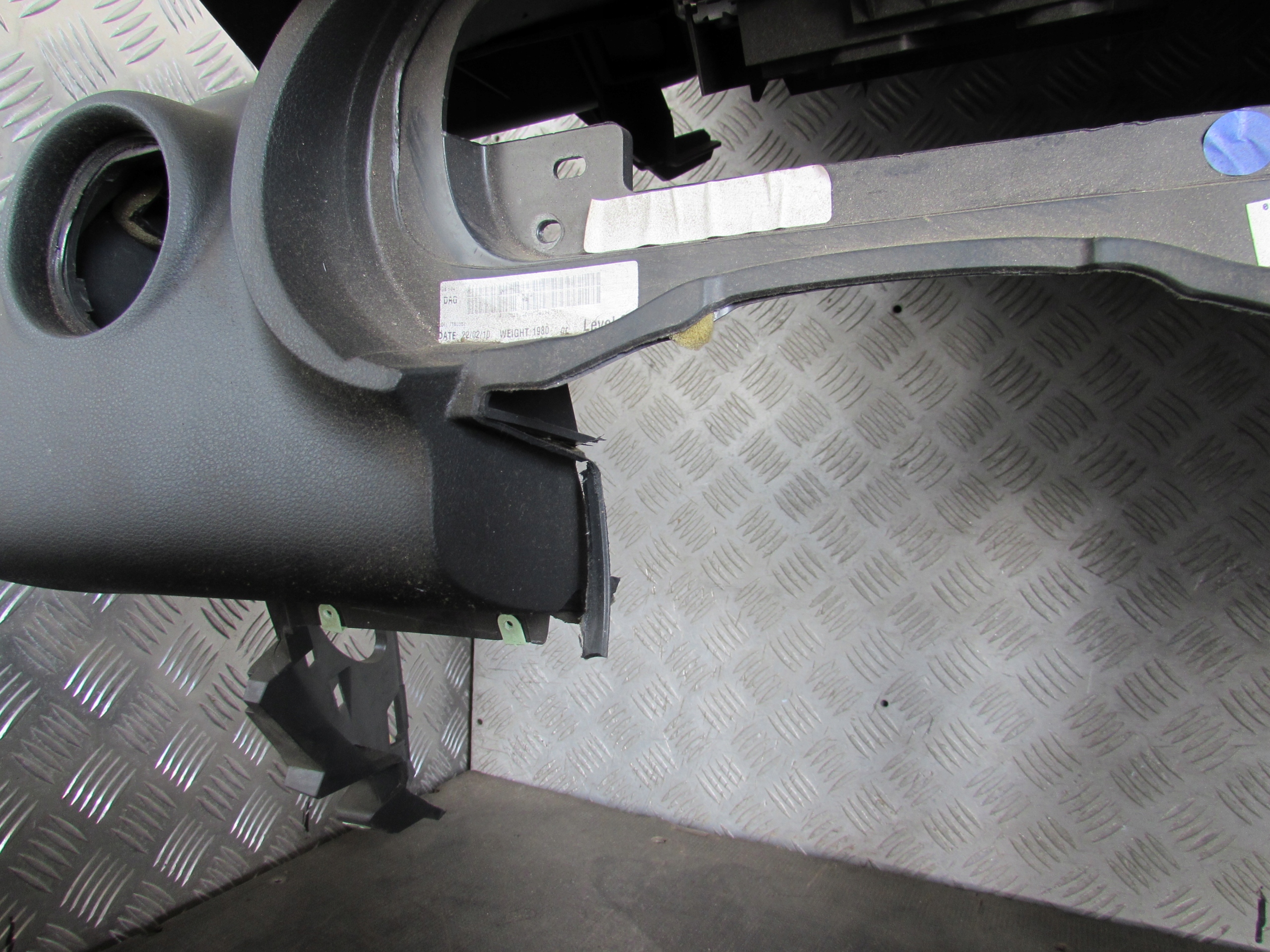 торпеда Подушки peugeot 3008 и 09-13r