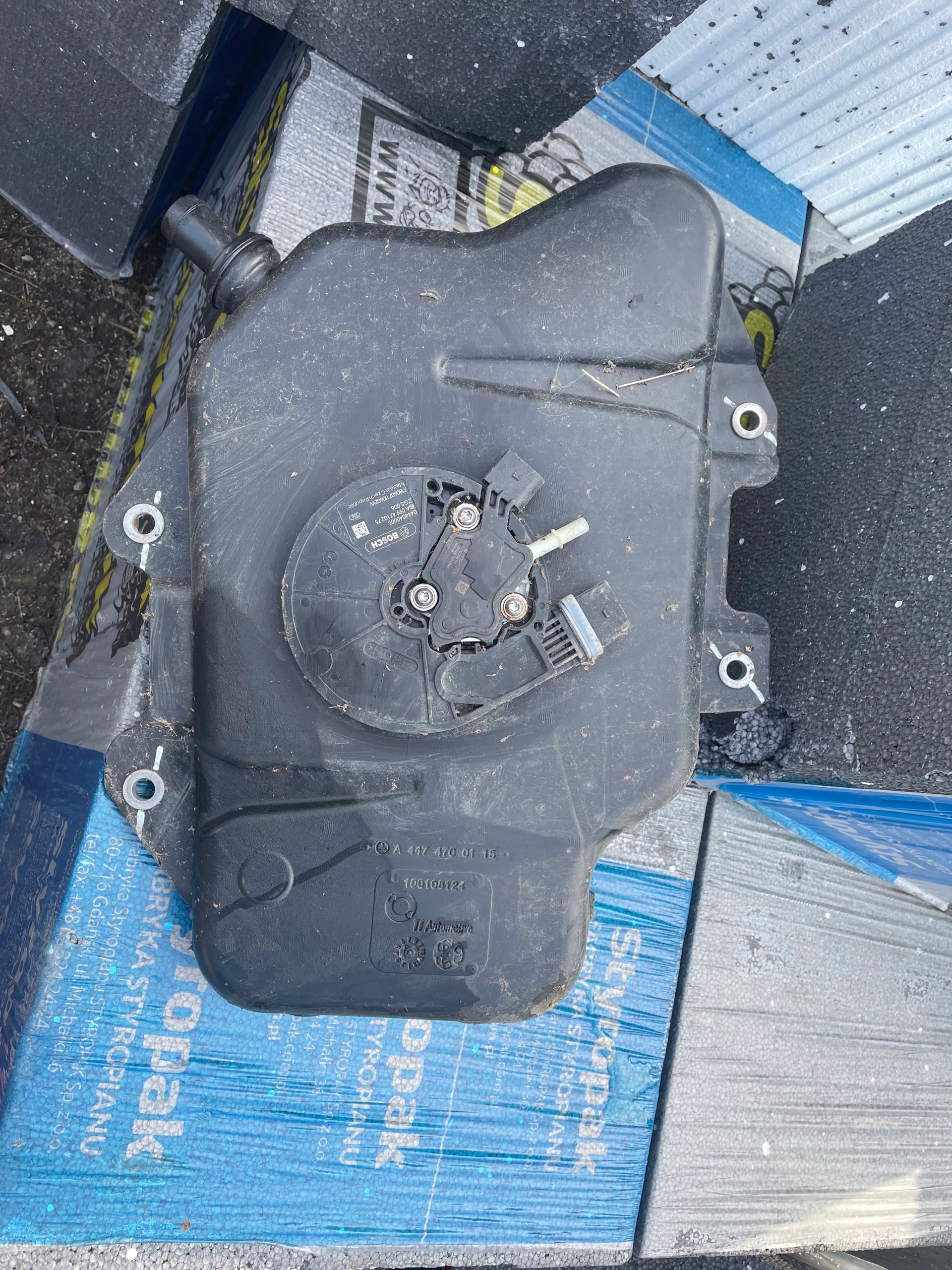 Mercedes w447 V250 бак ad blue a4474700115