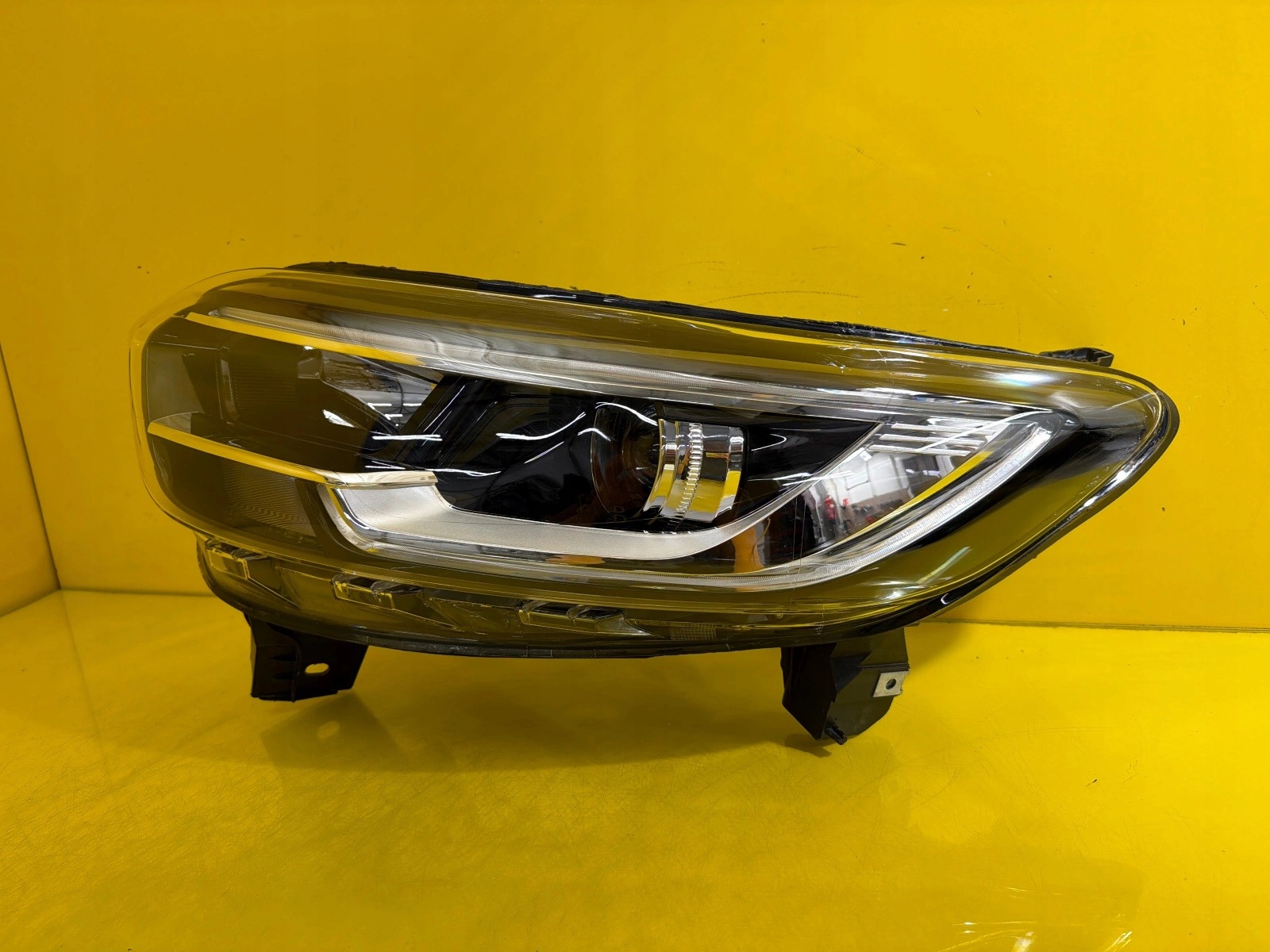 light left front Renault Kadjar Led 260609857R