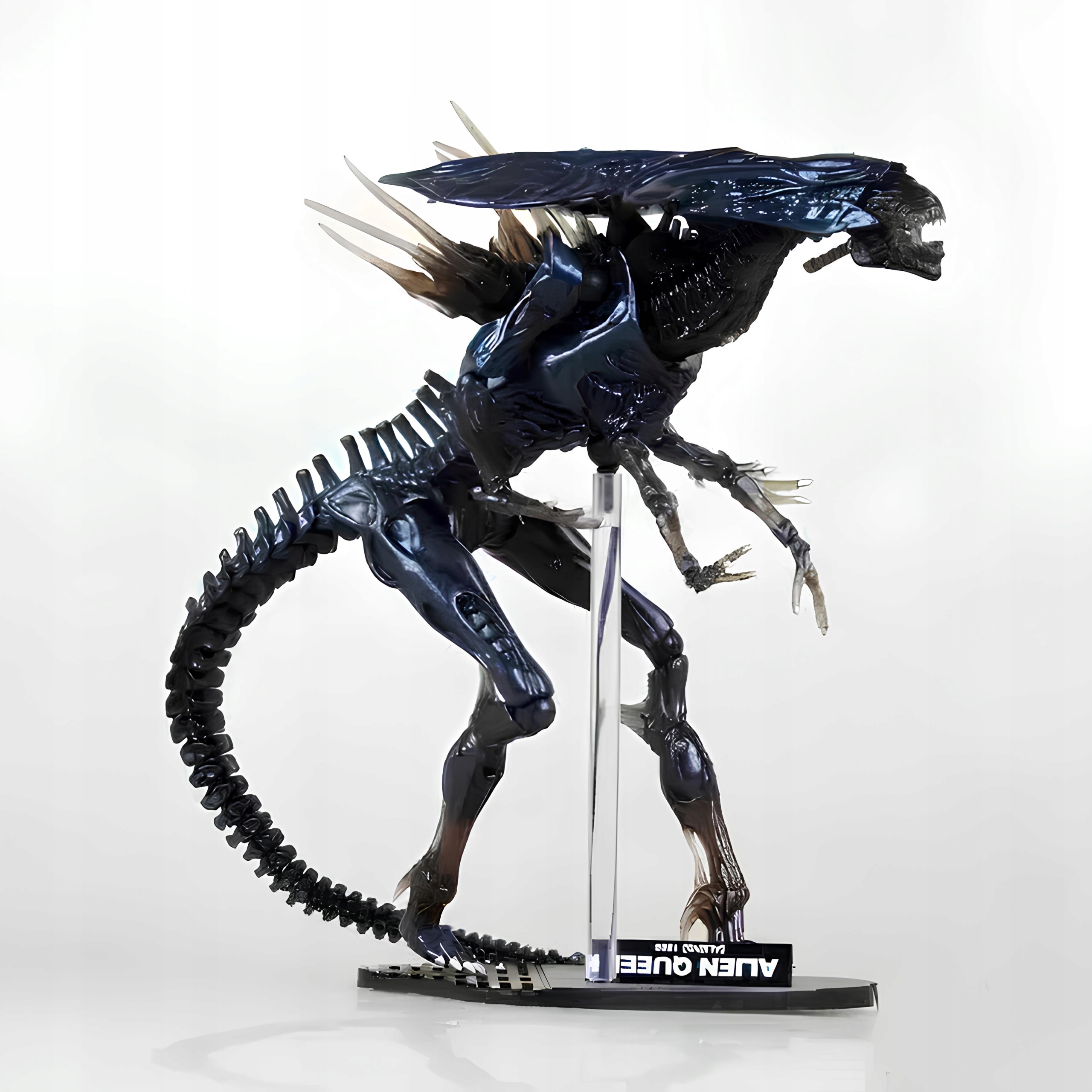 Figurka Královny mimozemšťanů z filmu Cizinci 32 cm realistická sběratelská postava