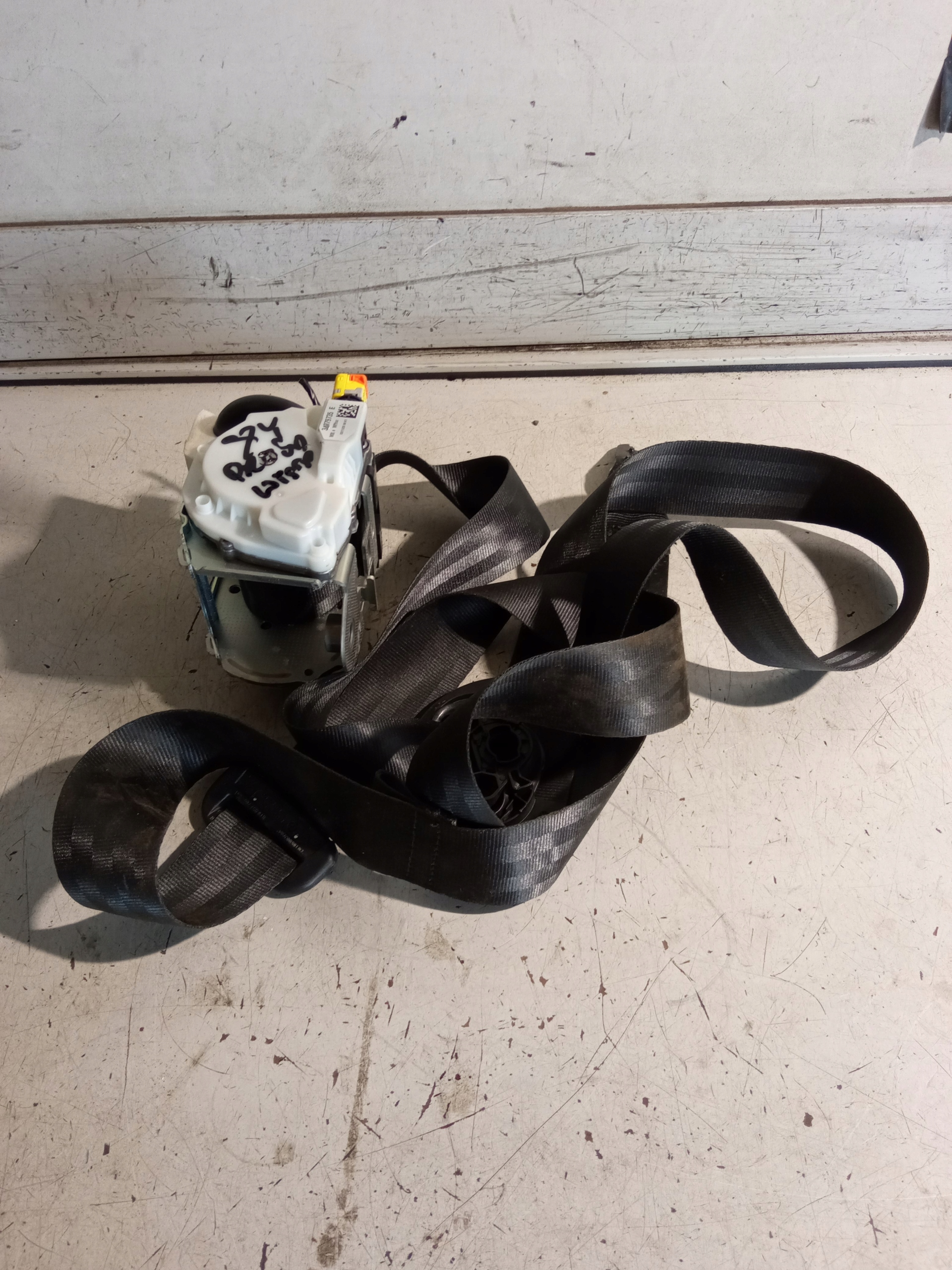 8Y0857706 - AUDI A3 8Y натягувач ременя передній правий передній