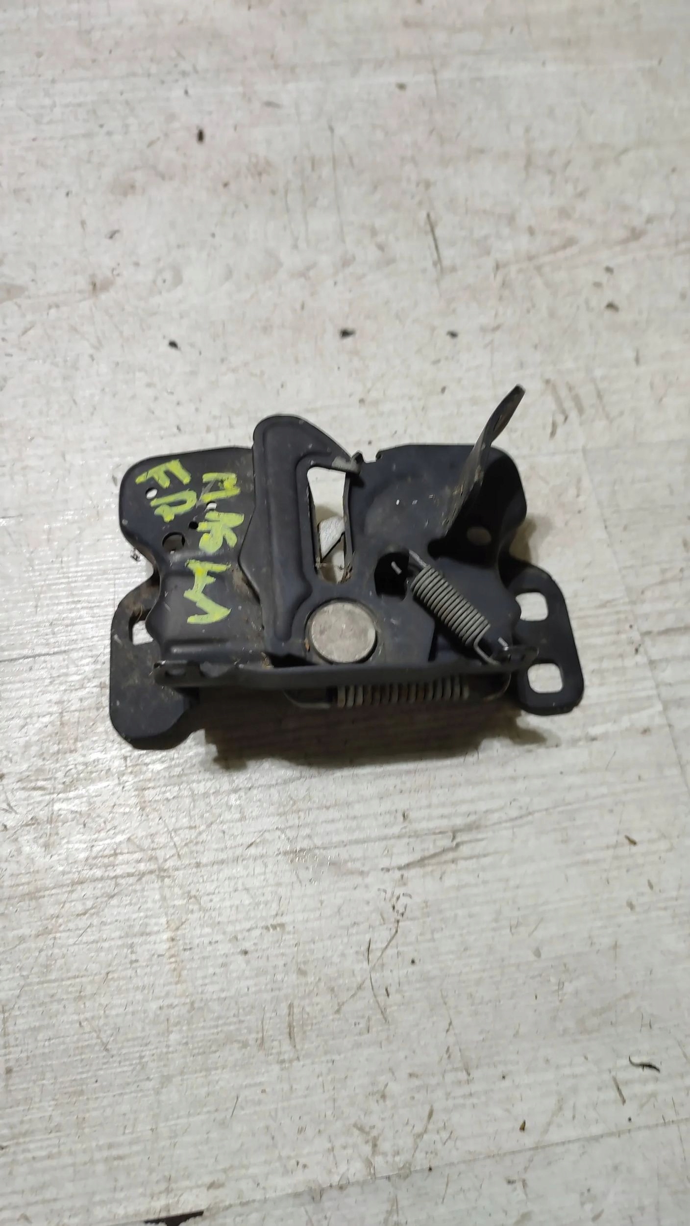 Fiat Freemont 2012 bonnet latch lock