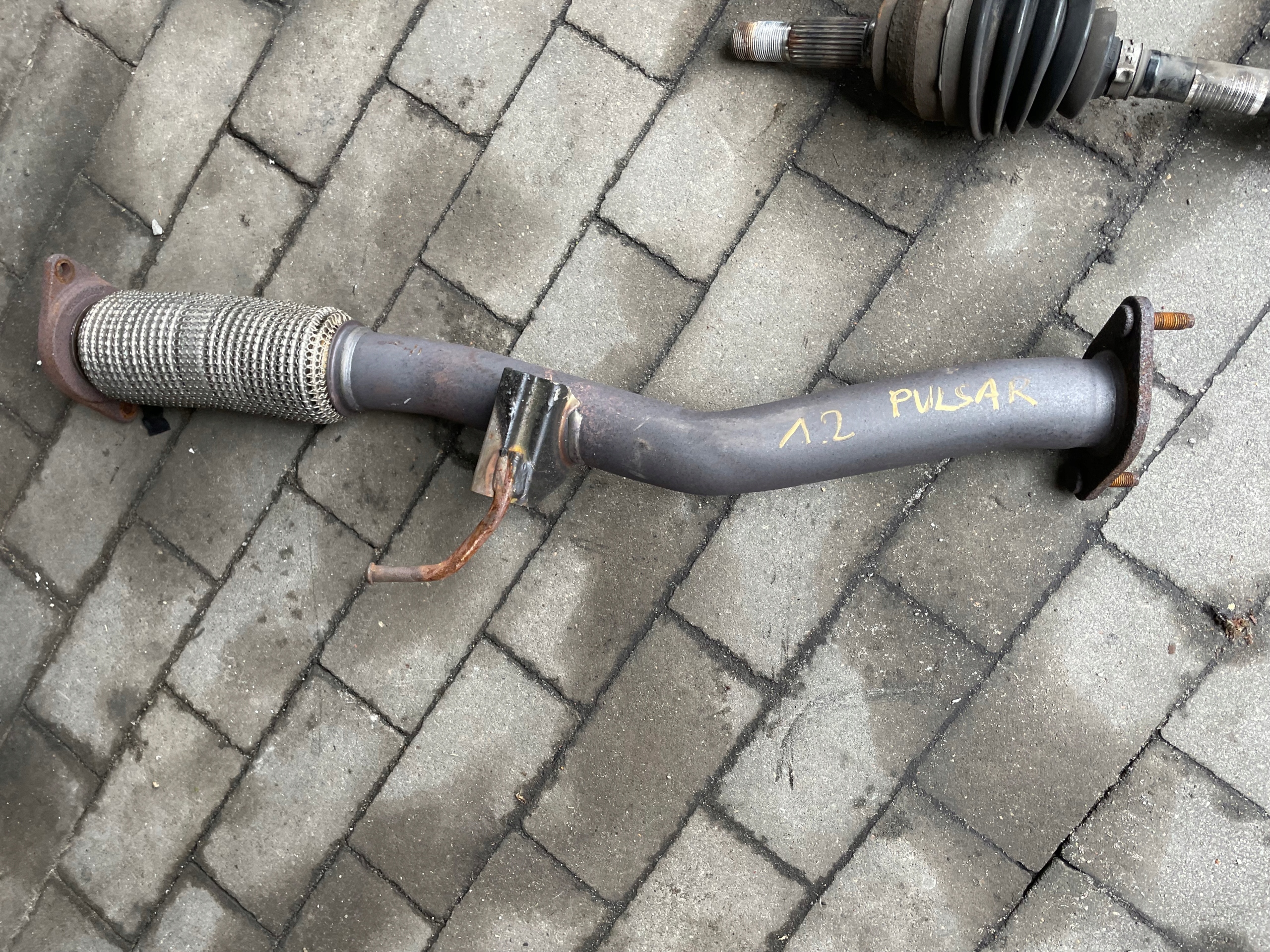 BRAK-DANYCH-2203985 - Pulsar 1.2 DIG-T віброгаситель труба муфта