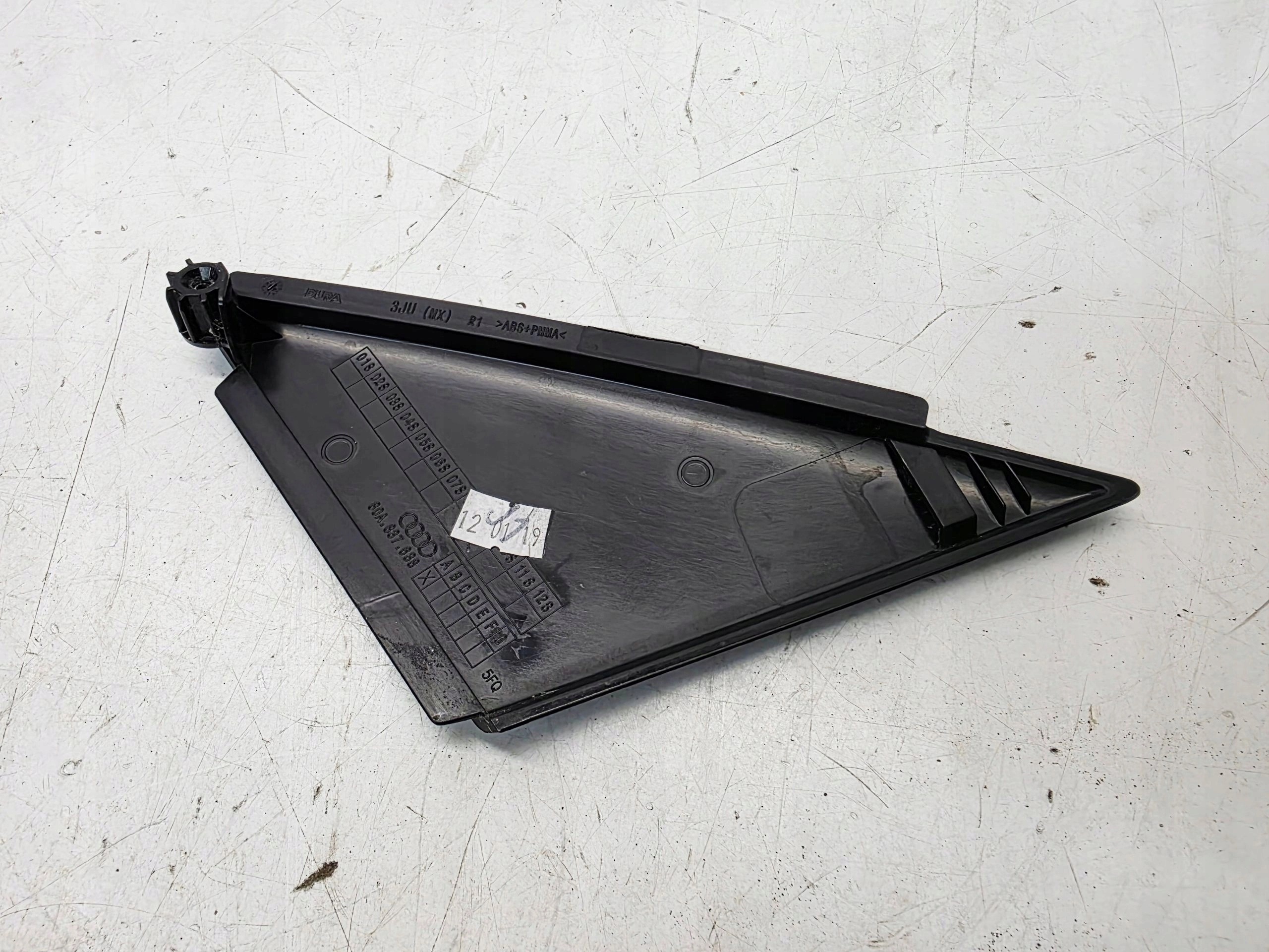 triangle couverture portière droite avant AUDI Q5 FY 80A 80A837638 POLYSK