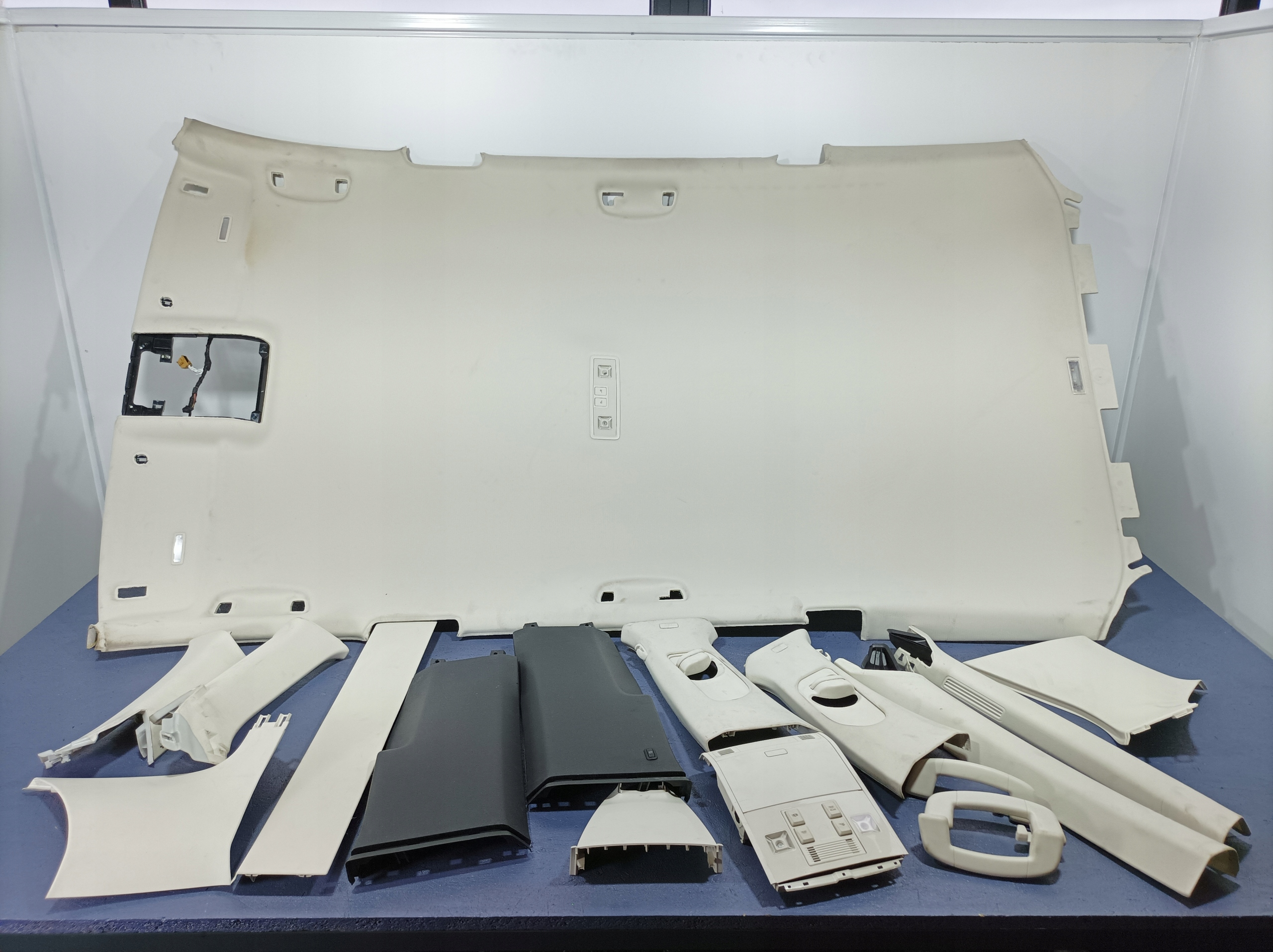 VW PASSAT B8 KOMBI PODSUFITKA OSŁONY LAMPKI RĄCZKI 3G0857551D