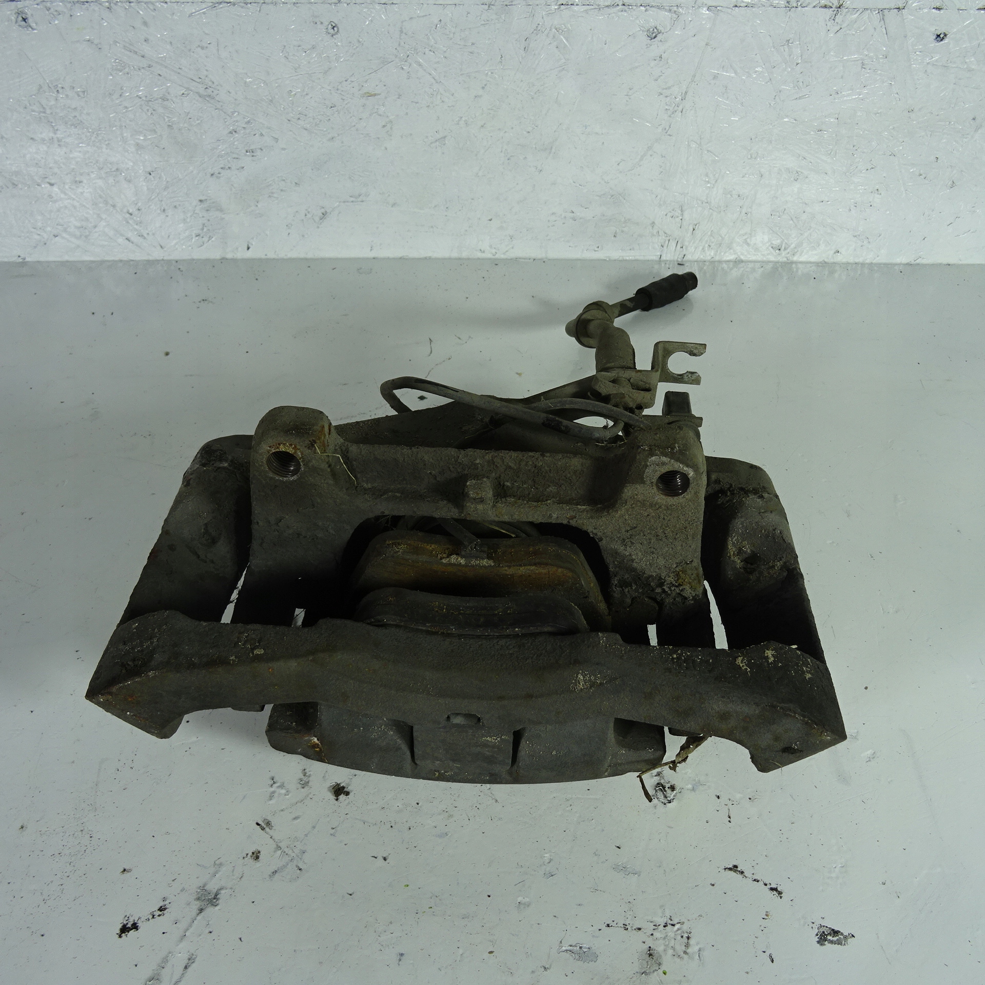 AUDI A6 C6 3.0TDI caliper brake front left