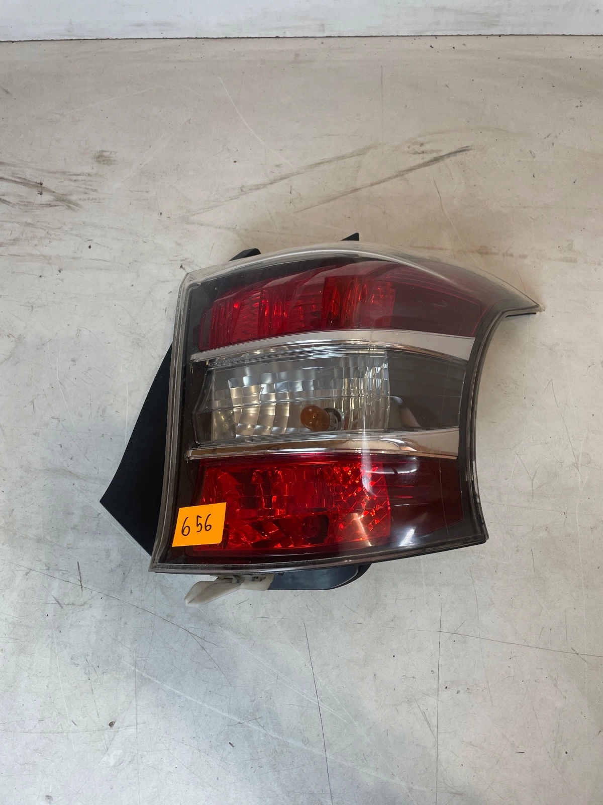 damaged light rear part rear right toyota iq